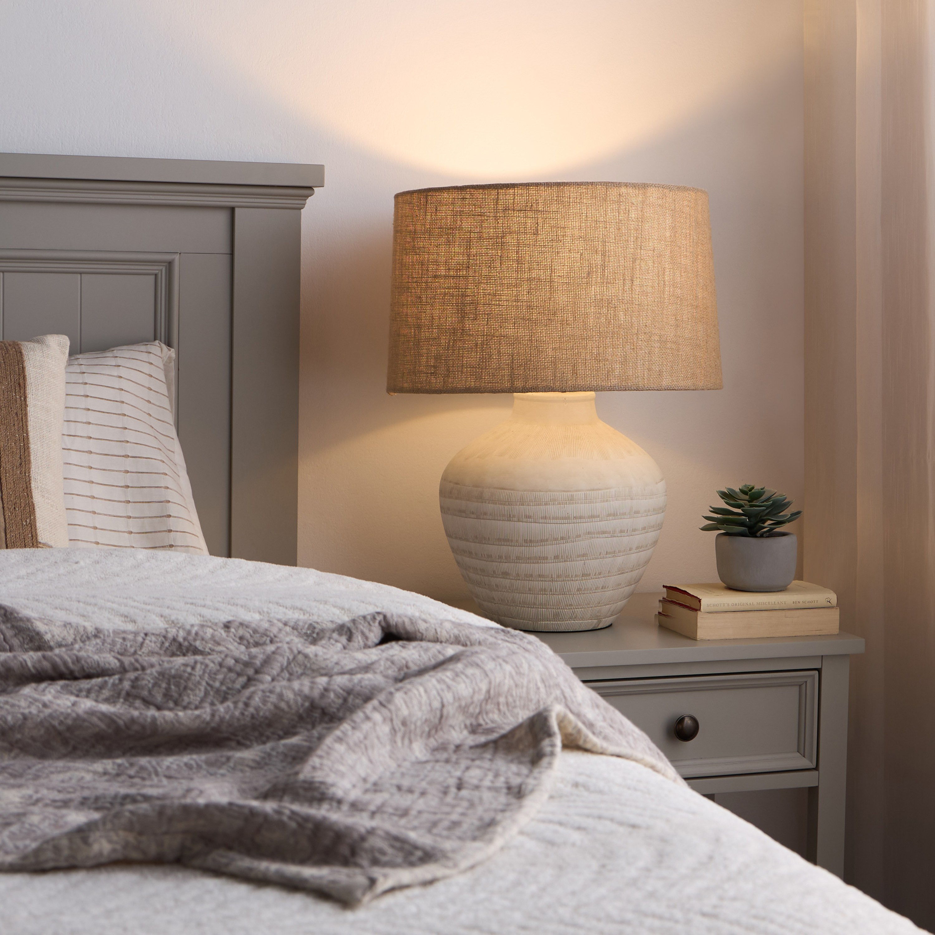 مصباح طاولة سيراميك - هاملتون - 54 سم-household-lighting-tableanddesklamps-image-1