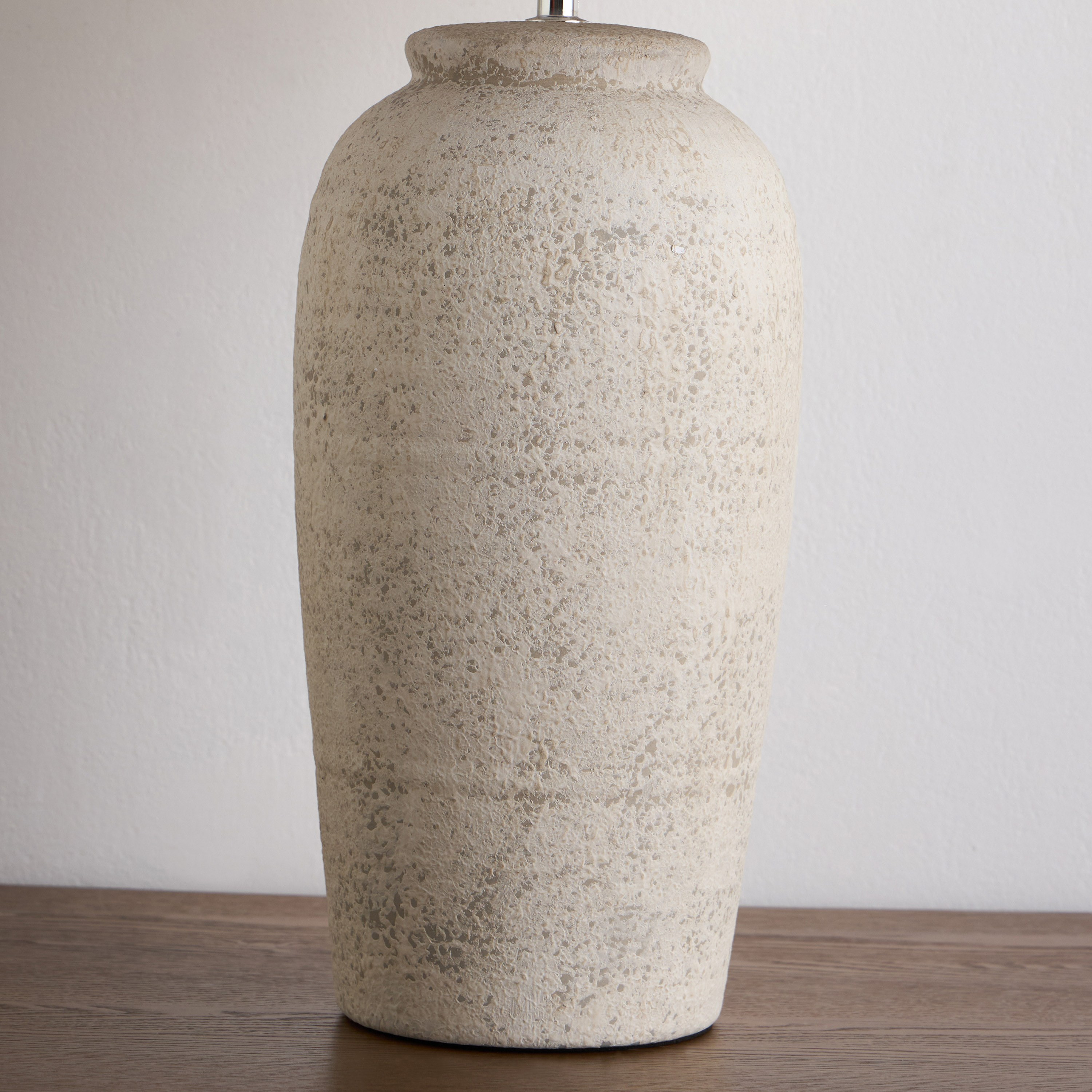 Kassy Ceramic Table Lamp - 63 cm-household-lighting-tableanddesklamps-image-3
