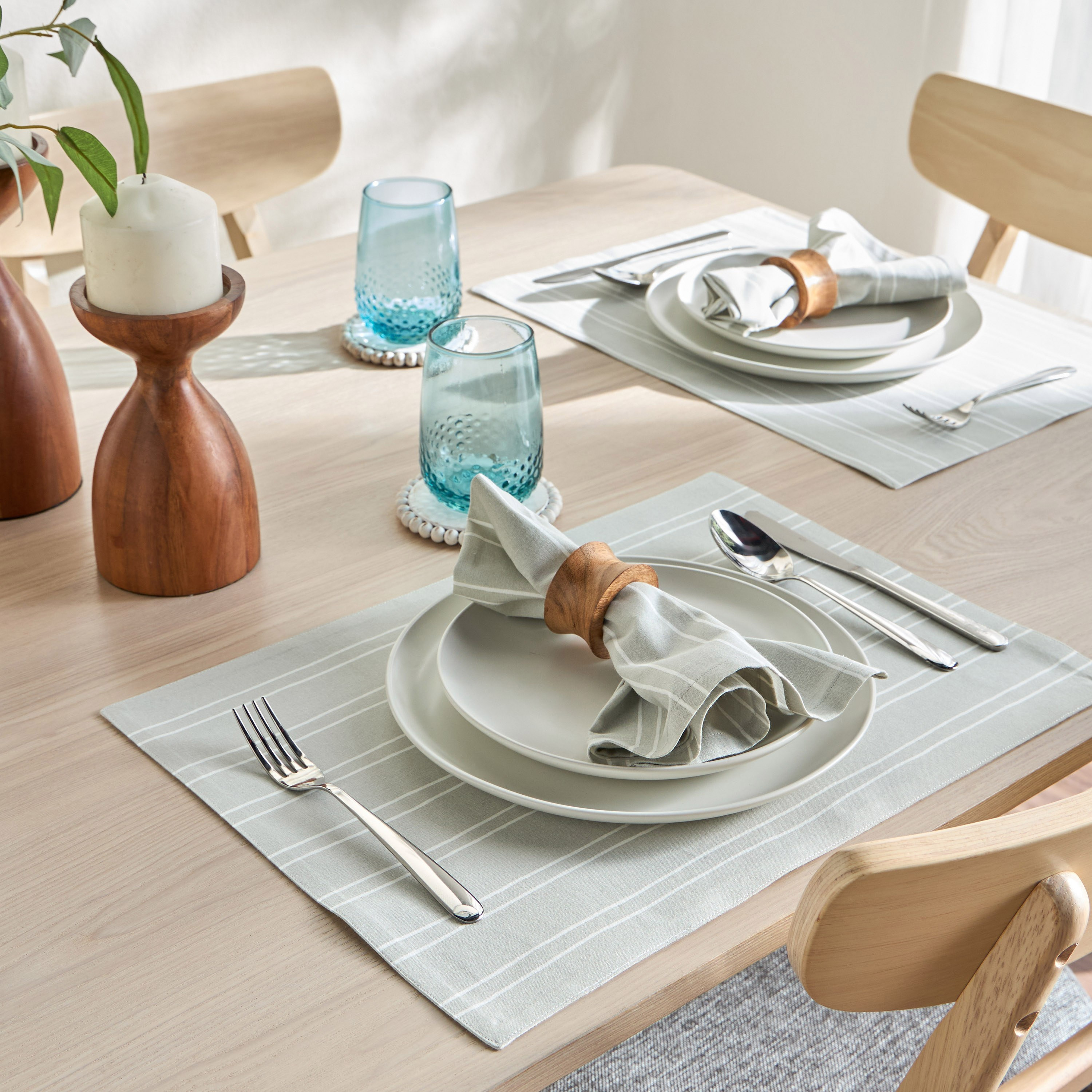 Delli 4-Piece Napkin Set - 45x45 cm-household-dining-tablelinen-napkinsandaccessories-image-3