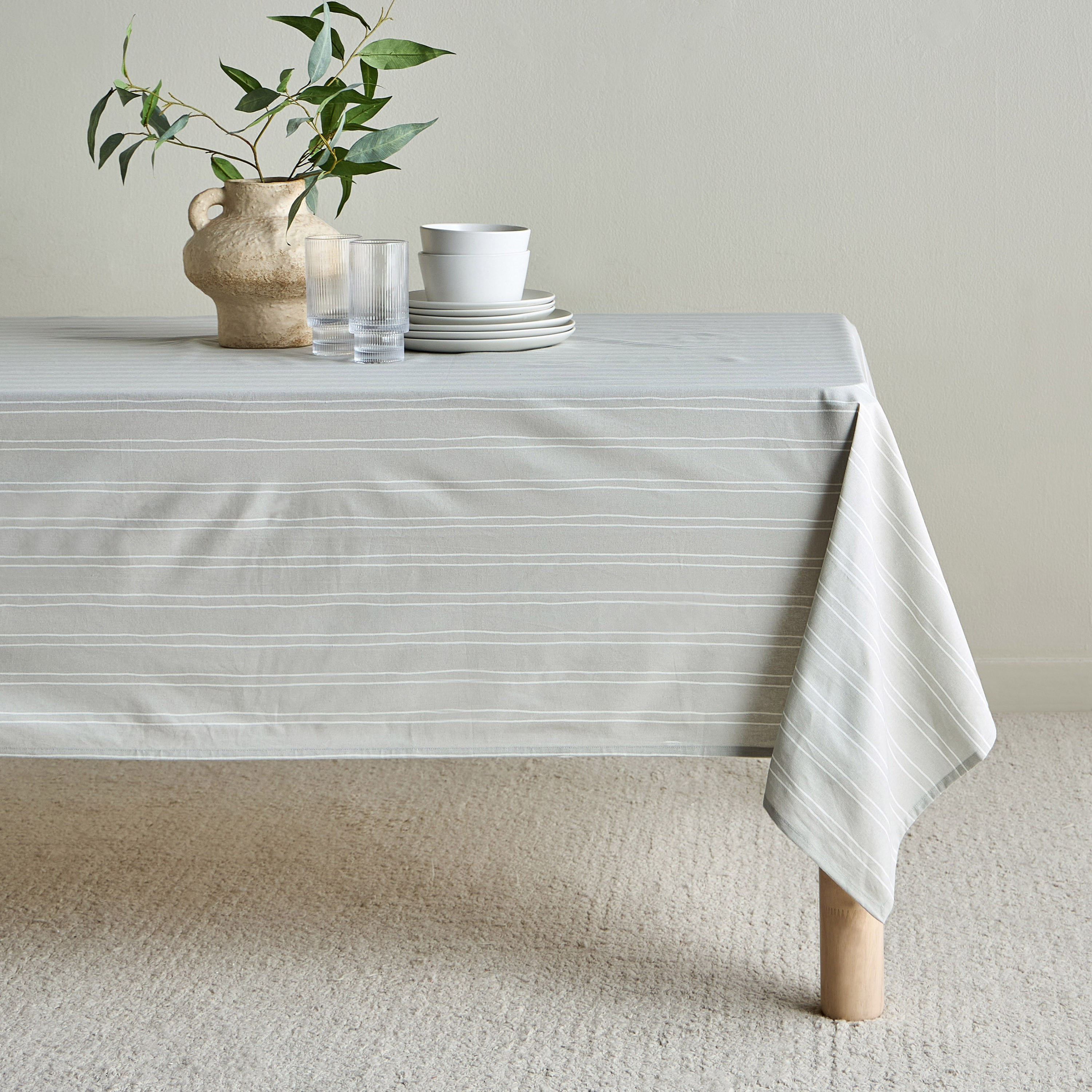 مفرش طاولة - ديلي - 150x250 سم-household-dining-tablelinen-runnersandtablecovers-image-1
