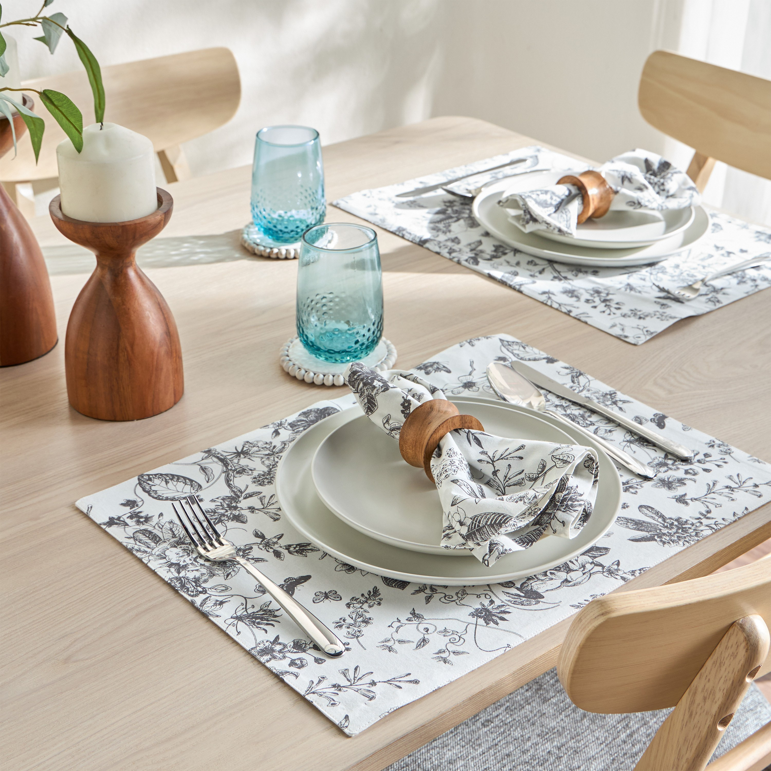 Botanica 4-Piece Napkin Set - 45x45 cm-household-dining-tablelinen-napkinsandaccessories-image-3