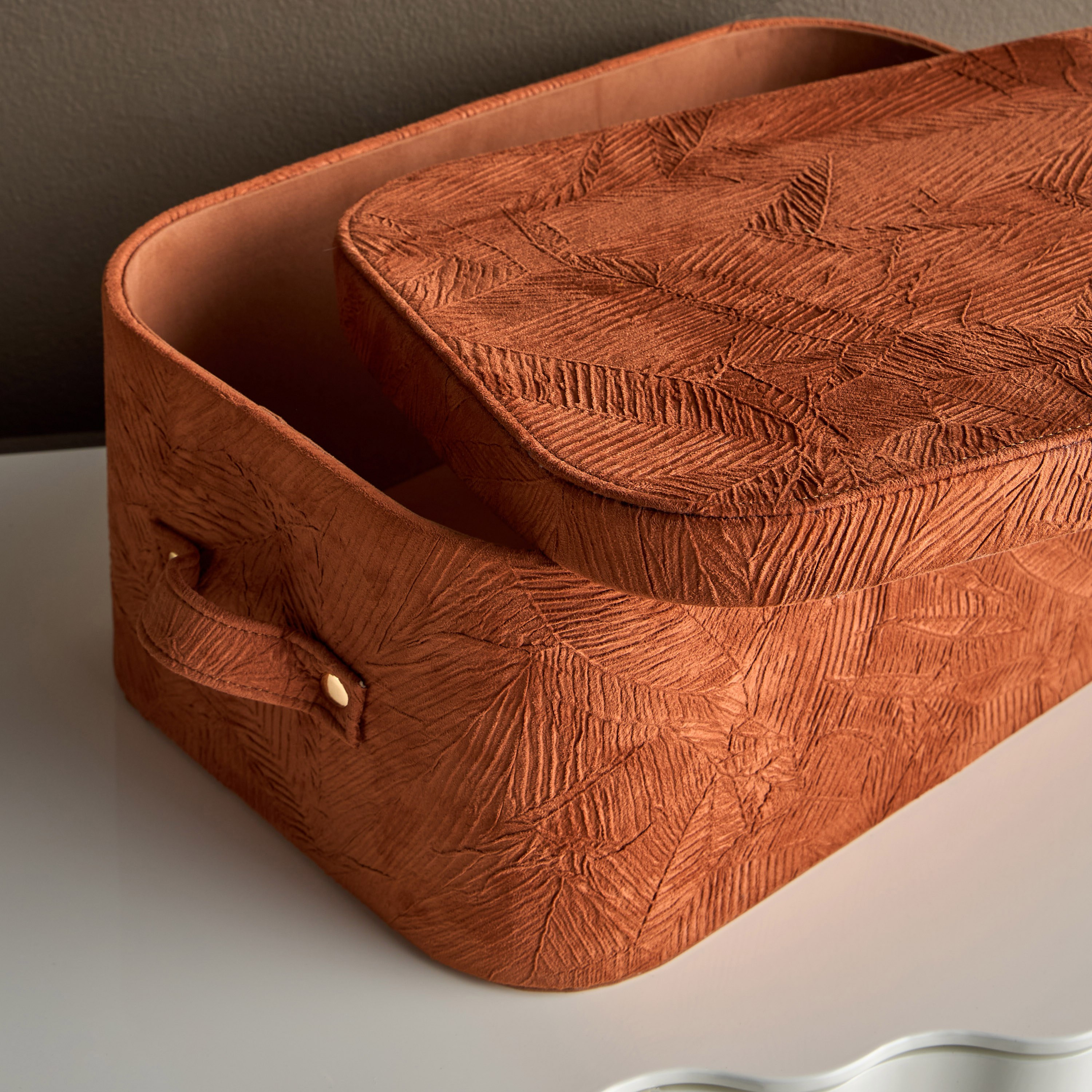 Clover Storage Box with Lid - 49x32x20 cm-household-storage-storagesolutions-storageboxesandbaskets-image-2