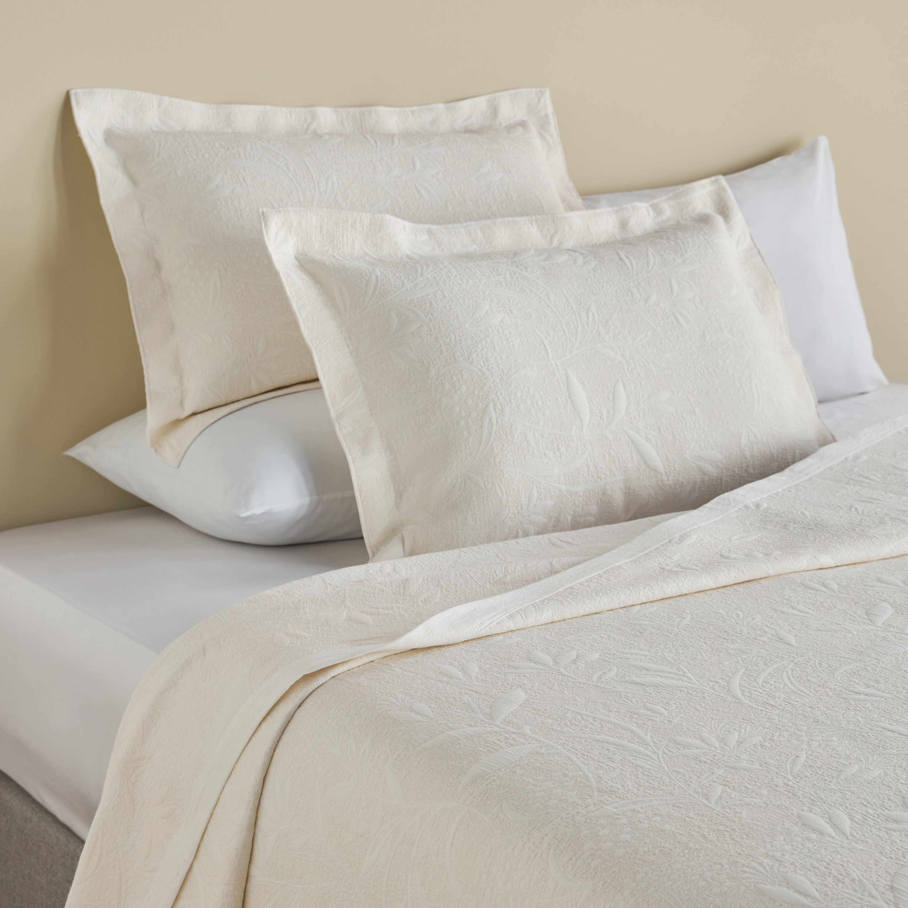 Jaria Cotton Floral Print 3-Piece Super King Bedspread Set - 240x260 cm-household-bedding-comfortersandbedspreads-bedspreads-image-1