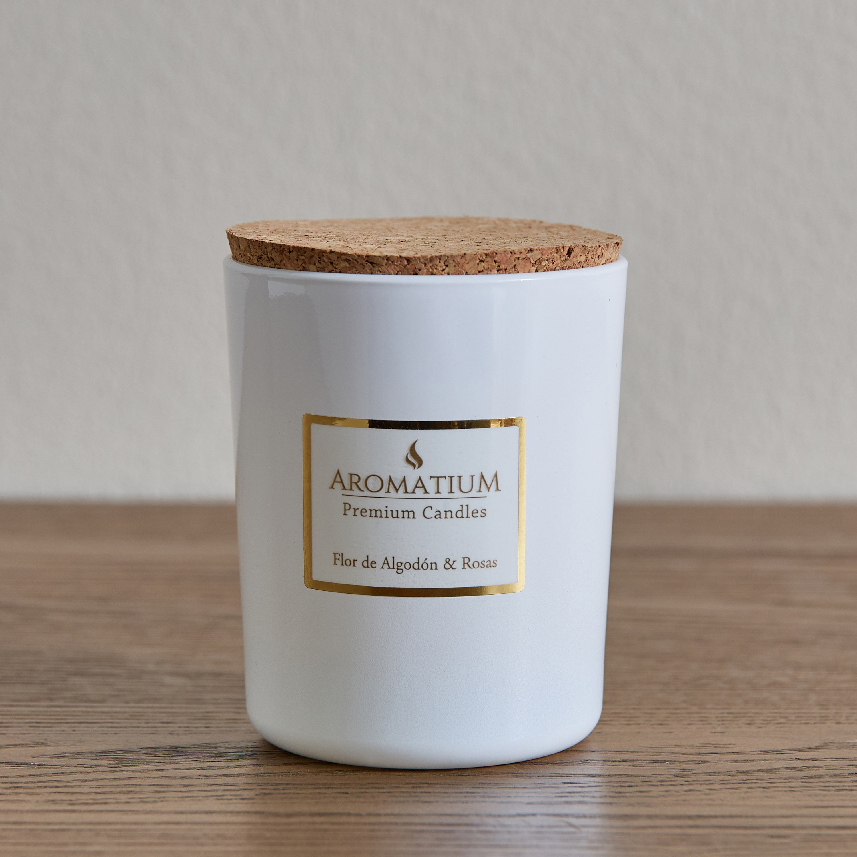 جرة شمعة معطرة بزهور الزان والورود الفاخر من أروماتيوم - 30 ساعة-household-homefragrance-candles-image-1
