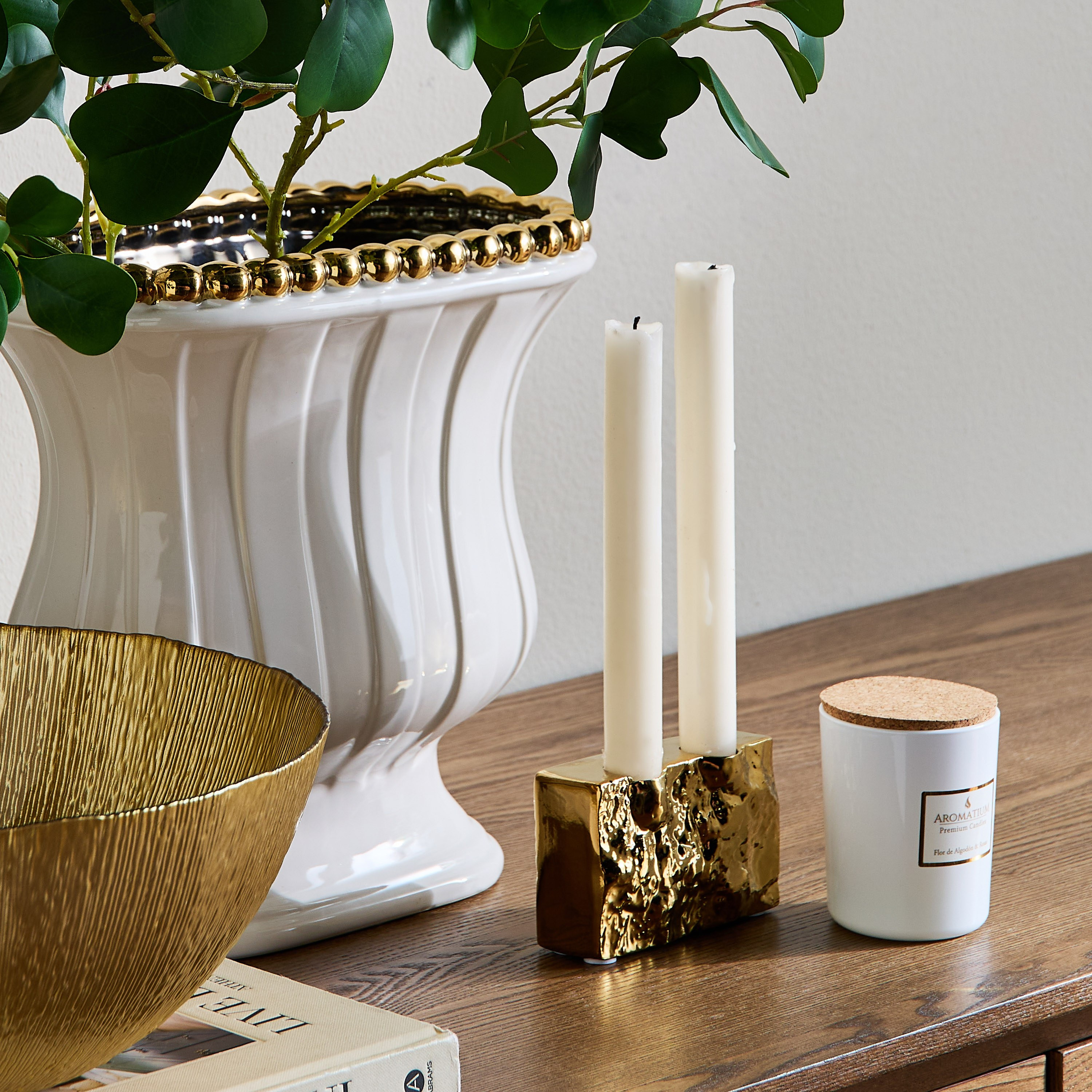جرة شمعة معطرة بزهور الزان والورود الفاخر من أروماتيوم - 30 ساعة-household-homefragrance-candles-image-3