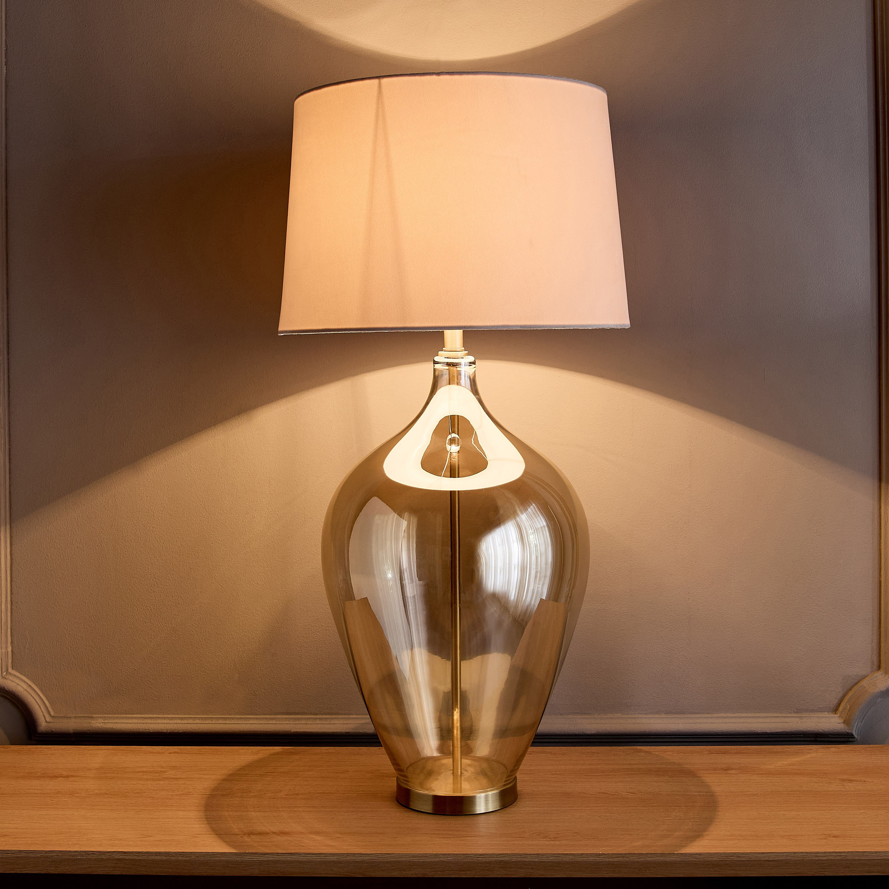 Kinsley Glass Table Lamp - 89 cm-household-lighting-tableanddesklamps-image-2
