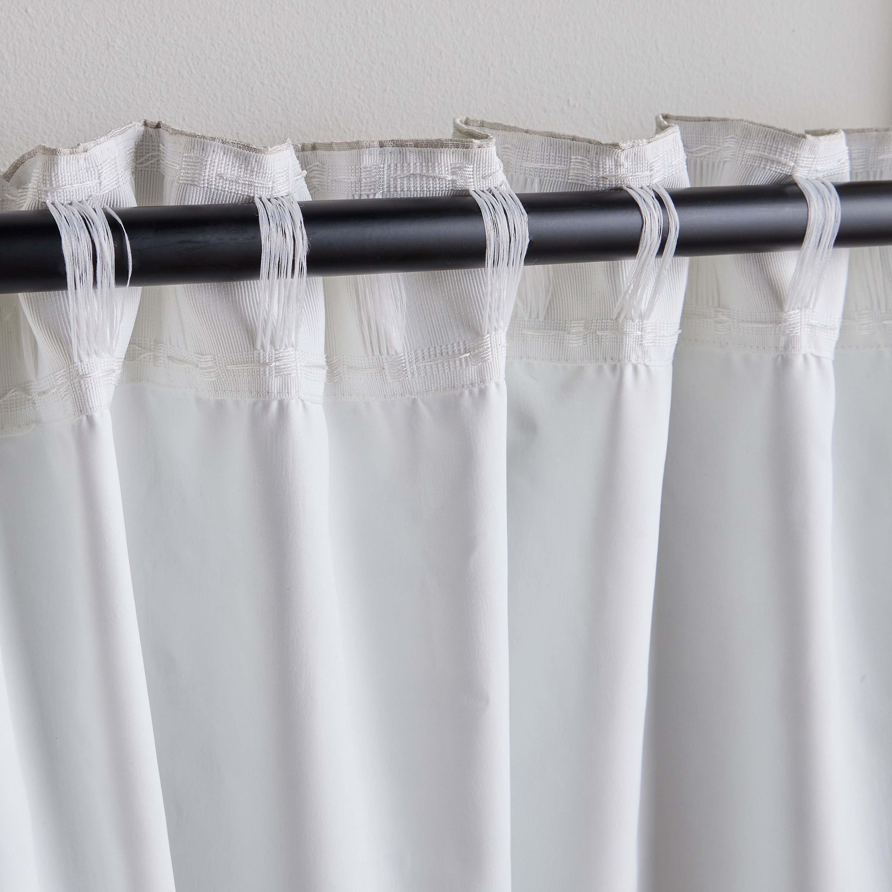 طقم ستائر معتمة قطعتين - أليسون - 135x320 سم-household-windows-curtains-image-4