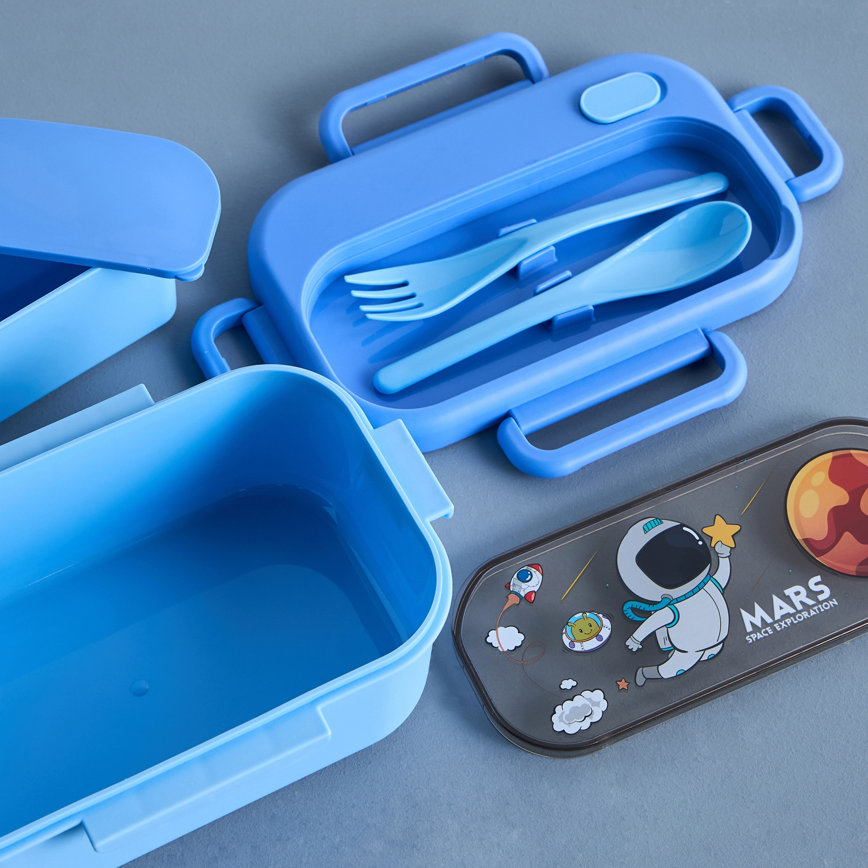 طقم صندوق غداء وقارورة مياه بطبعات فضاء-babyandkids-eatanddrink-waterbottles-image-2