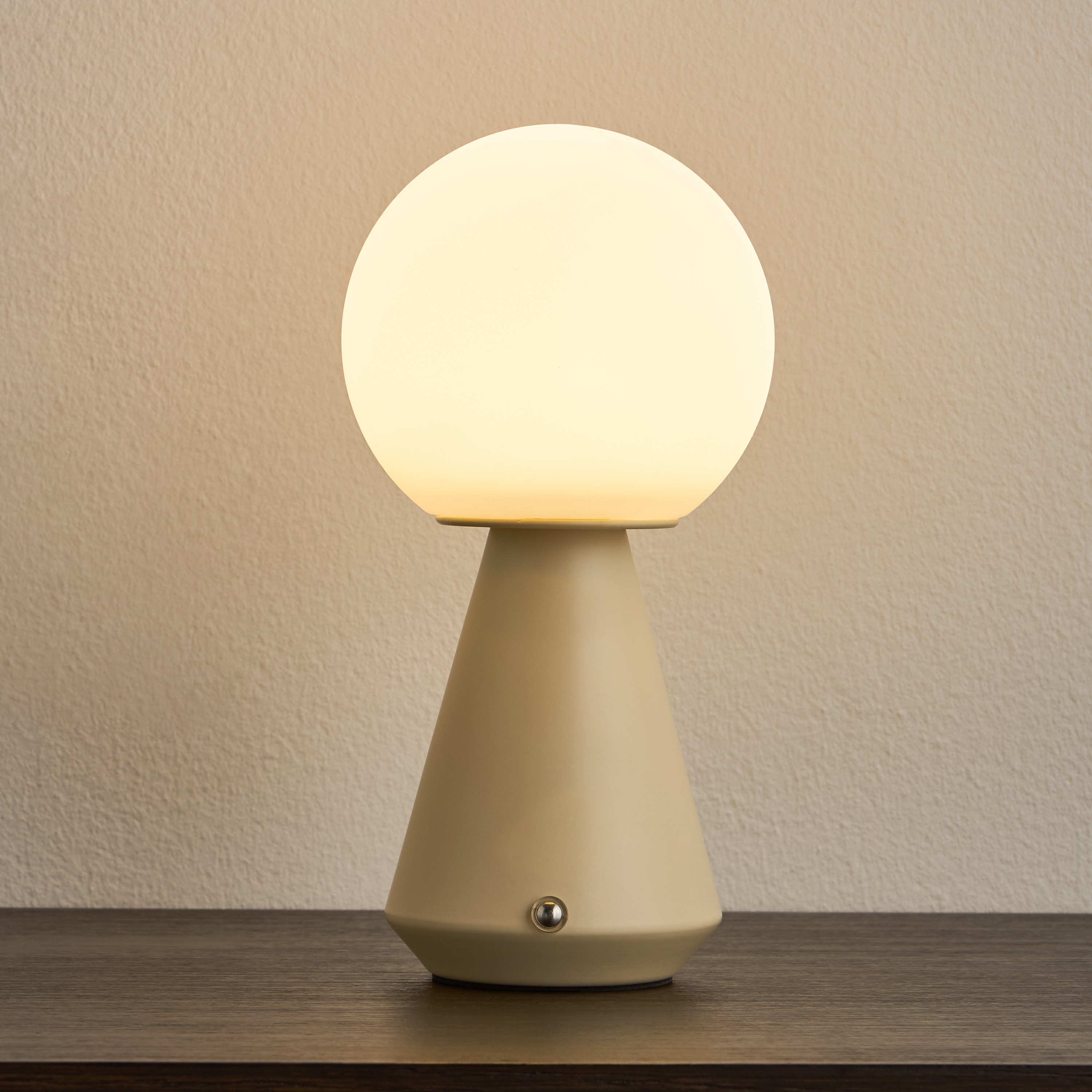 مصباح طاولة معدني إل إي دي - زيتا - 24 سم-household-lighting-tableanddesklamps-image-2