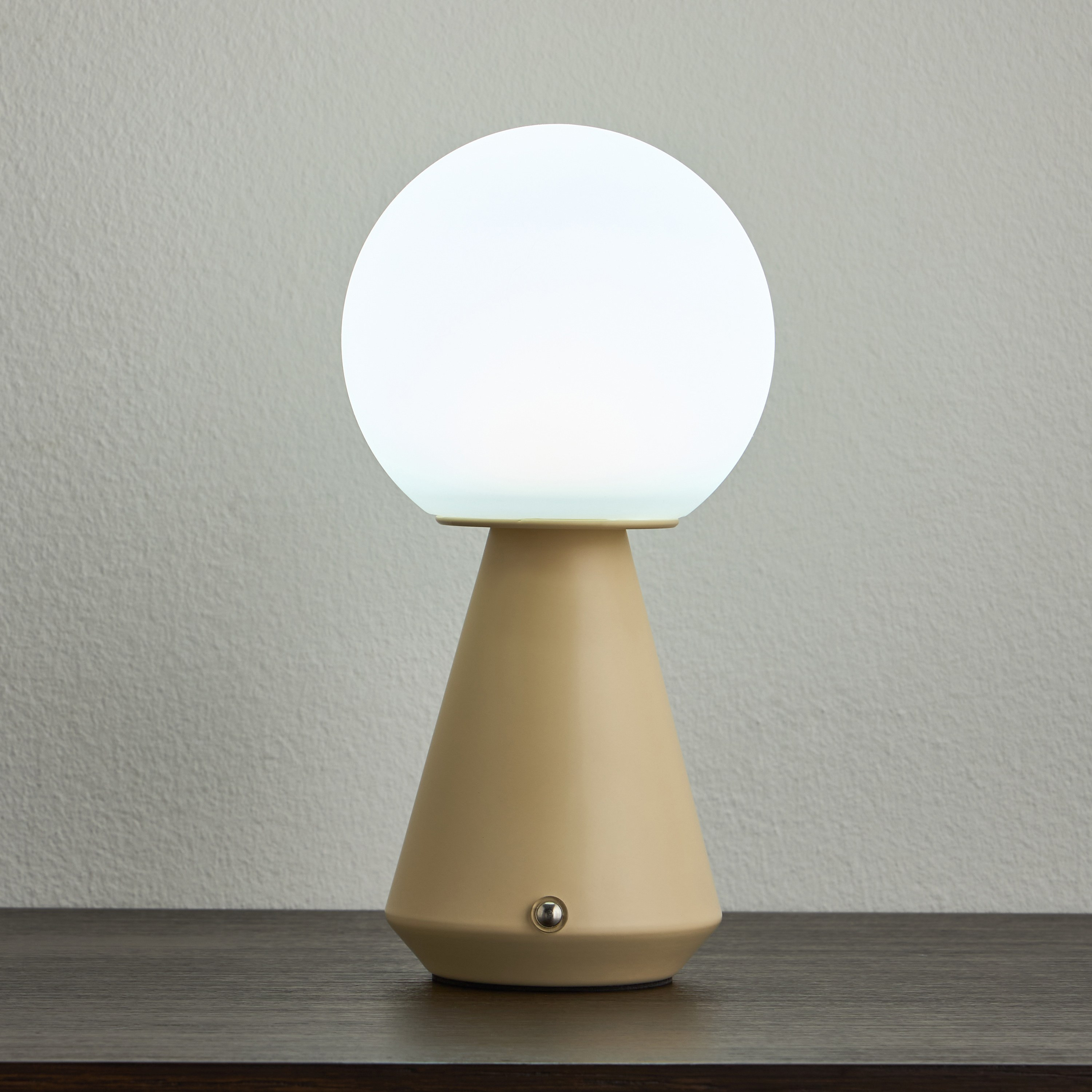 مصباح طاولة معدني إل إي دي - زيتا - 24 سم-household-lighting-tableanddesklamps-image-3