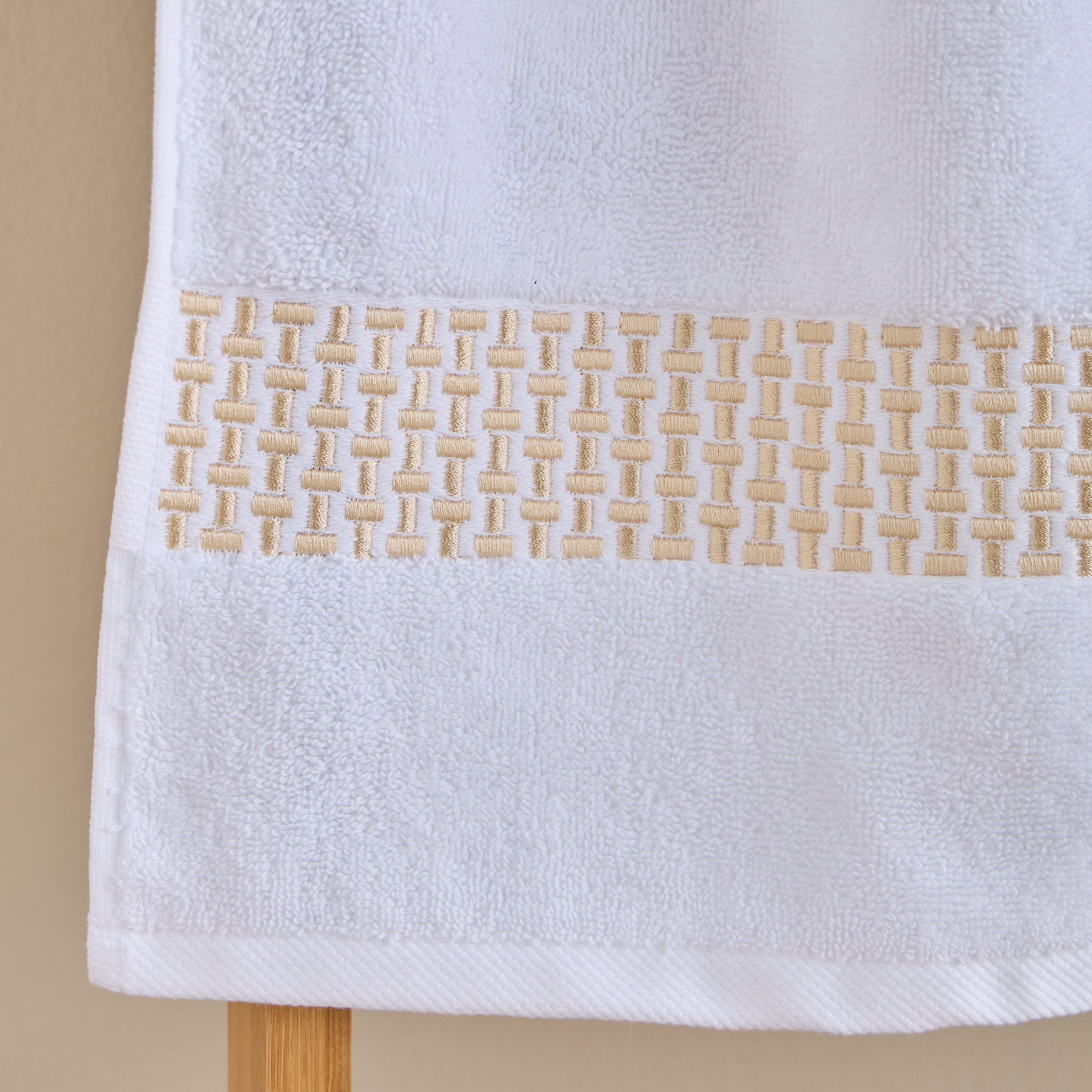 Margarita 500 GSM Turkish Cotton Bath Towel - 70x140 cm-household-bathandlaundry-bathlinen-towels-image-3