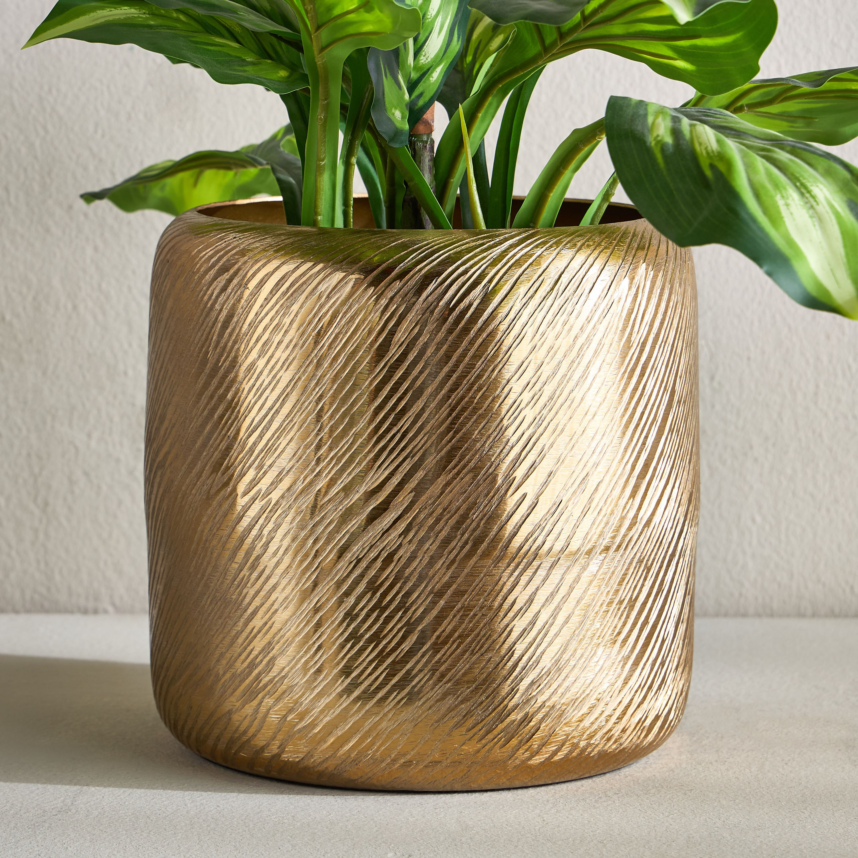 Alu Streaked Metal Planter - 24 cm-household-gardenandoutdoor-potsandplanters-planters-image-1