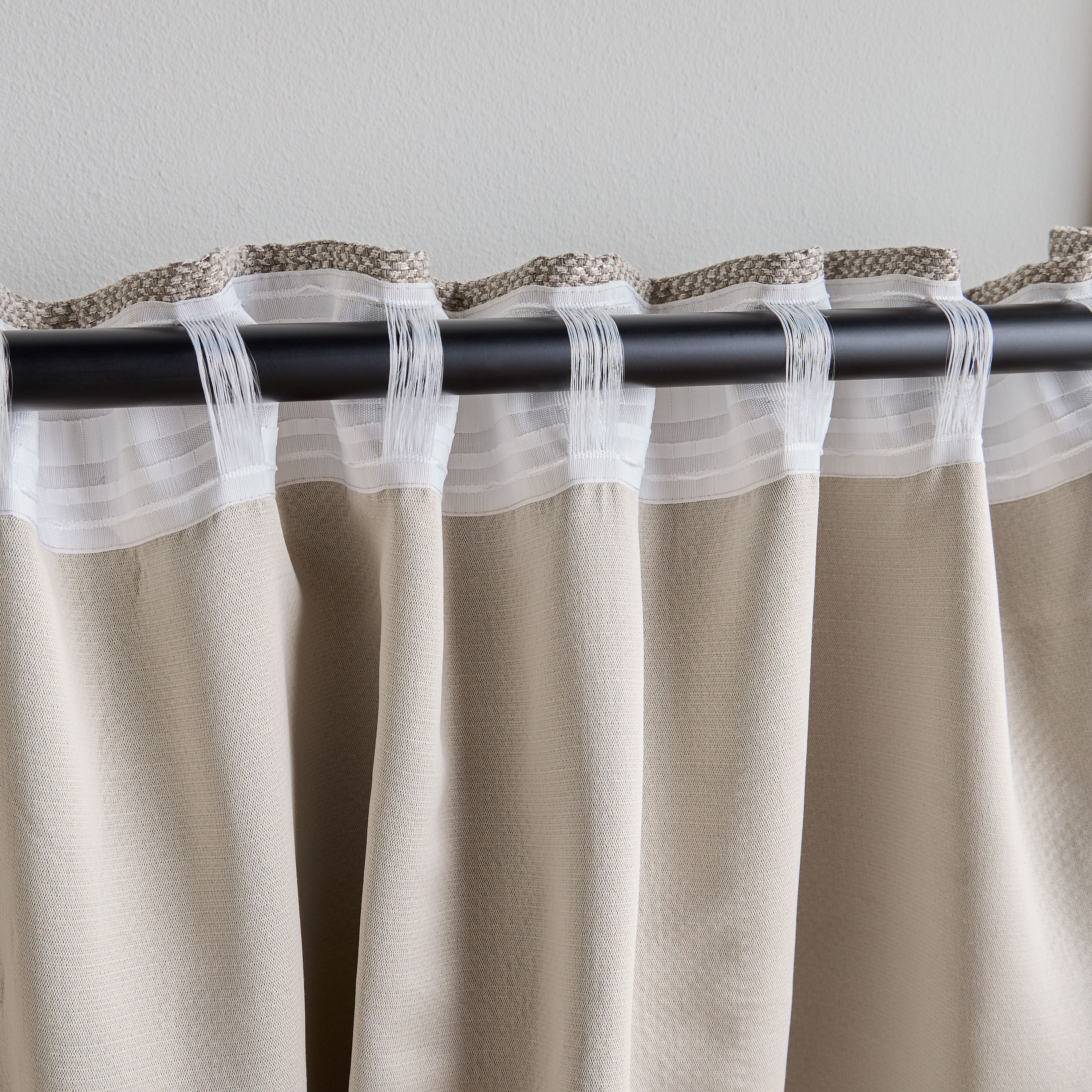 طقم ستائر معتمة قطعتين - ديبورا - 135x320 سم-household-windows-curtains-image-14