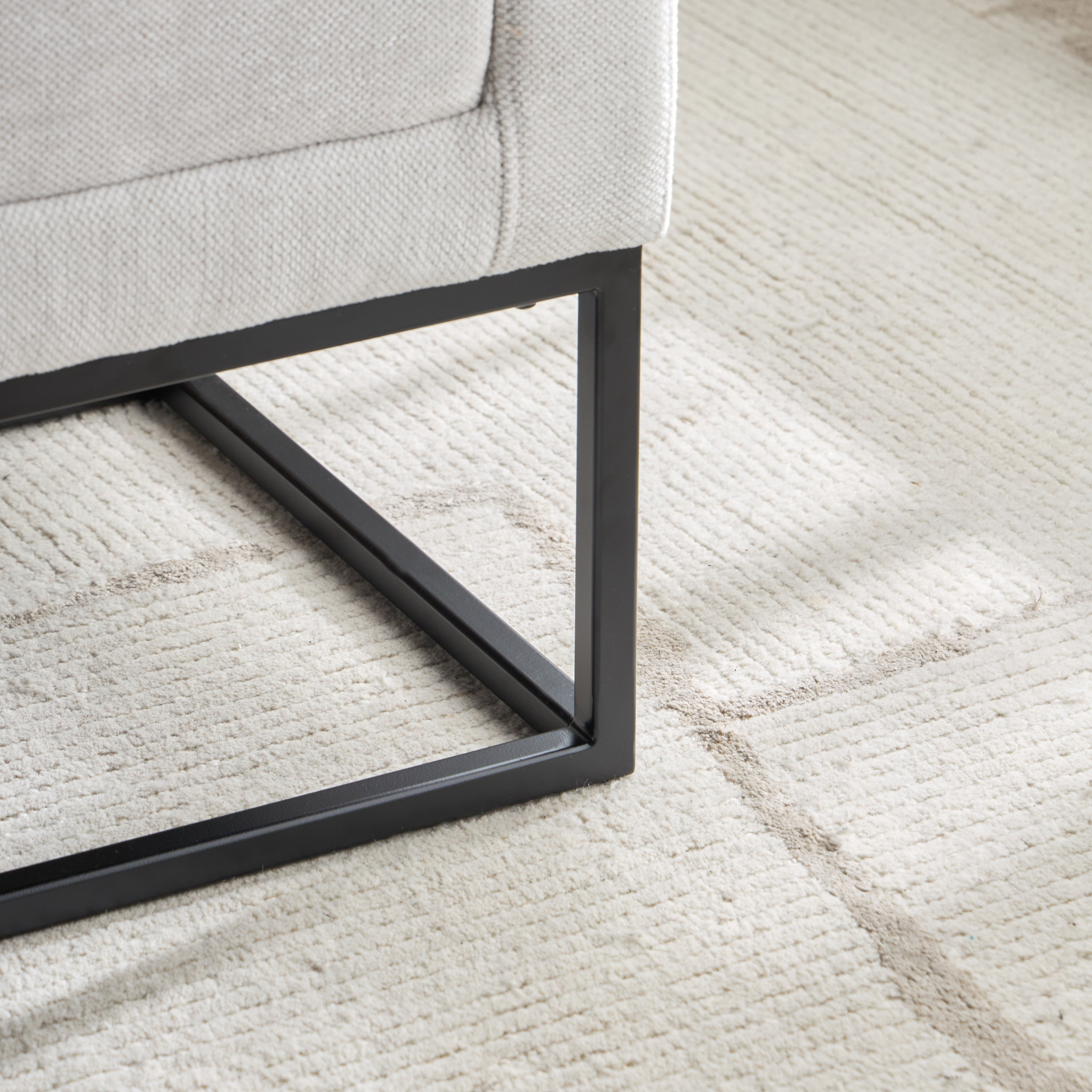 مقعد - كونتريسايد-furniture-bedroom-dressersandmirrors-image-4