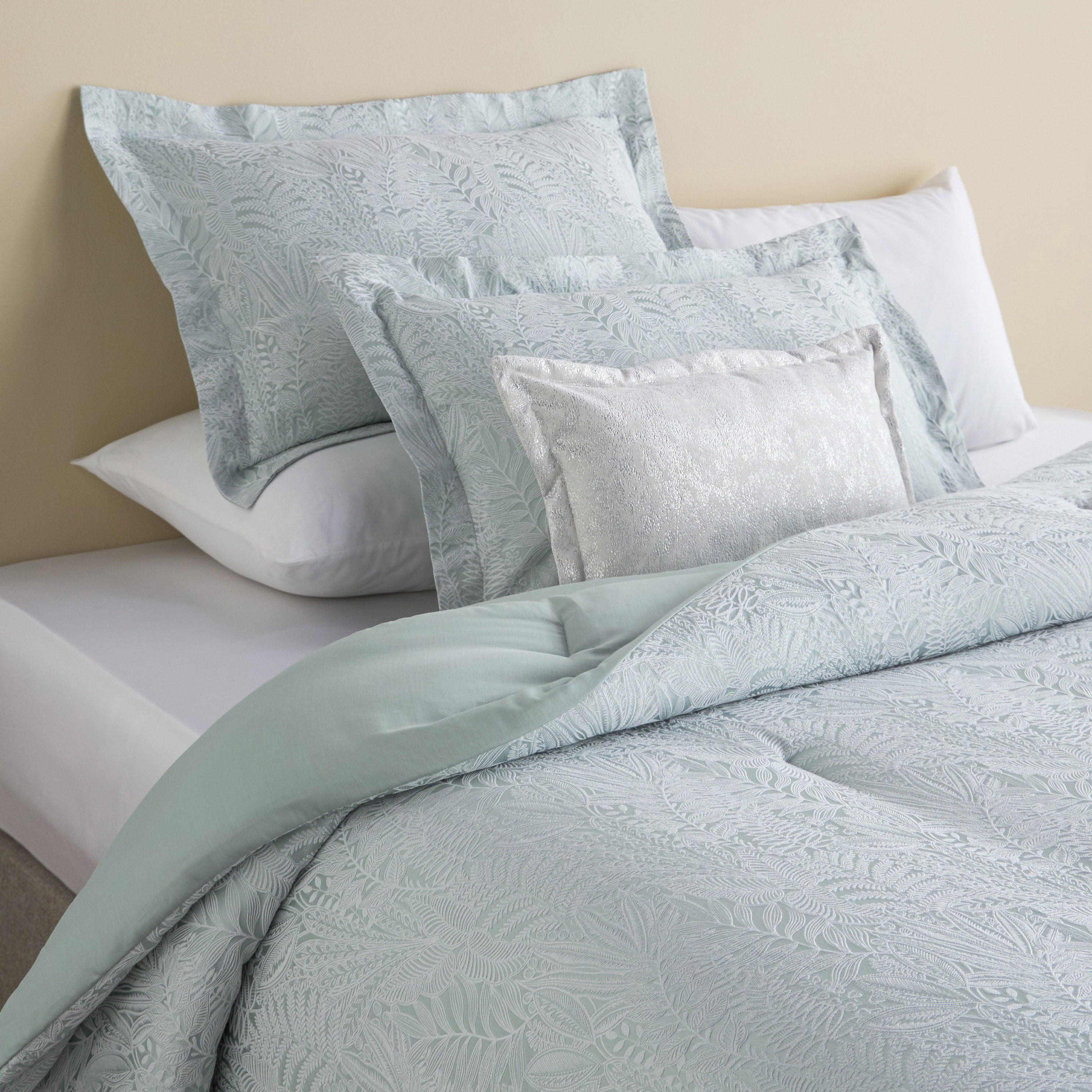 طقم لحاف سوبر كينج 4 قطع قطن جاكار - بالترو - 250x260 سم-household-bedding-comfortersandbedspreads-comforters-image-1