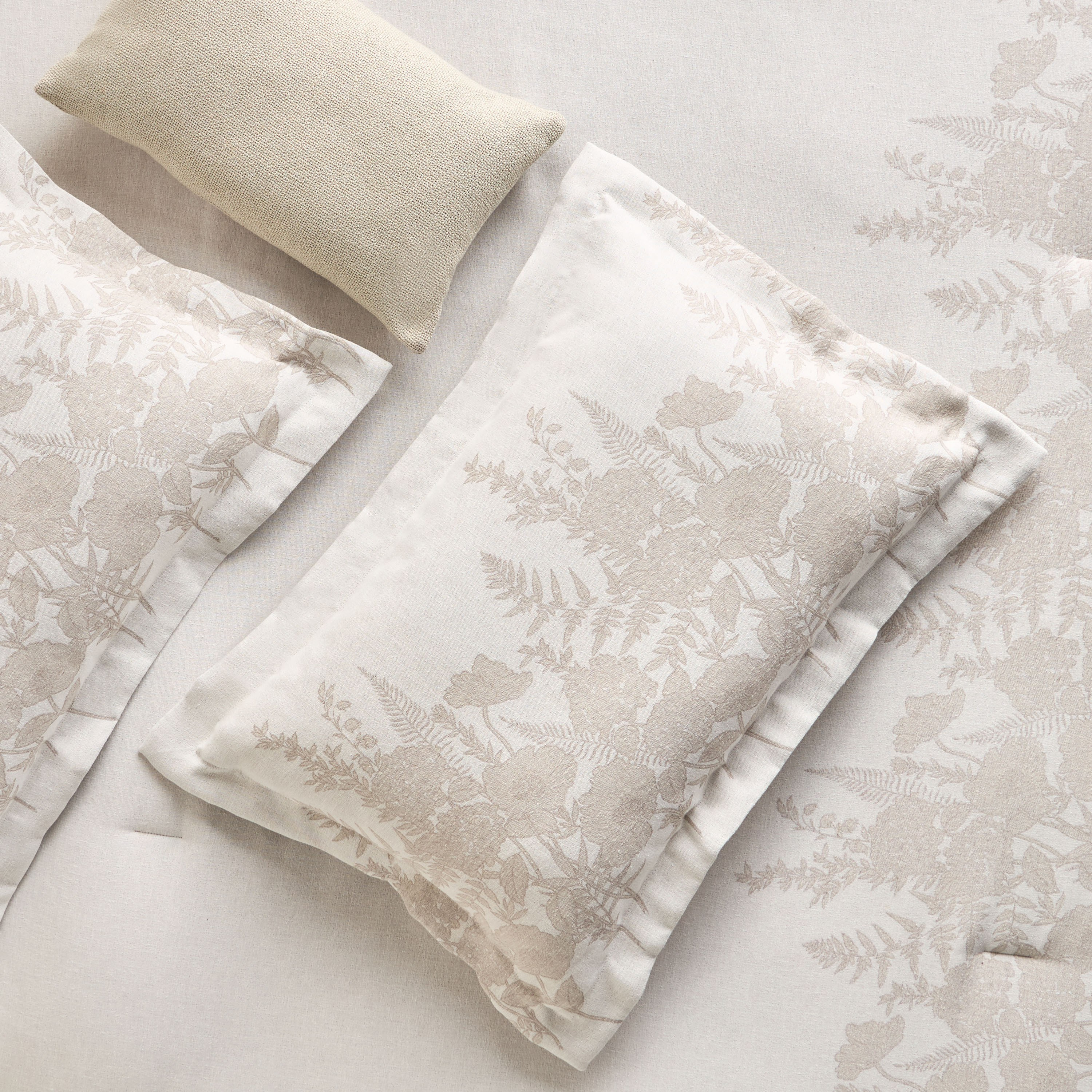 Wilmette Jacquard 4-Piece Super King Comforter Set - 250x260 cm-household-bedding-comfortersandbedspreads-comforters-image-3