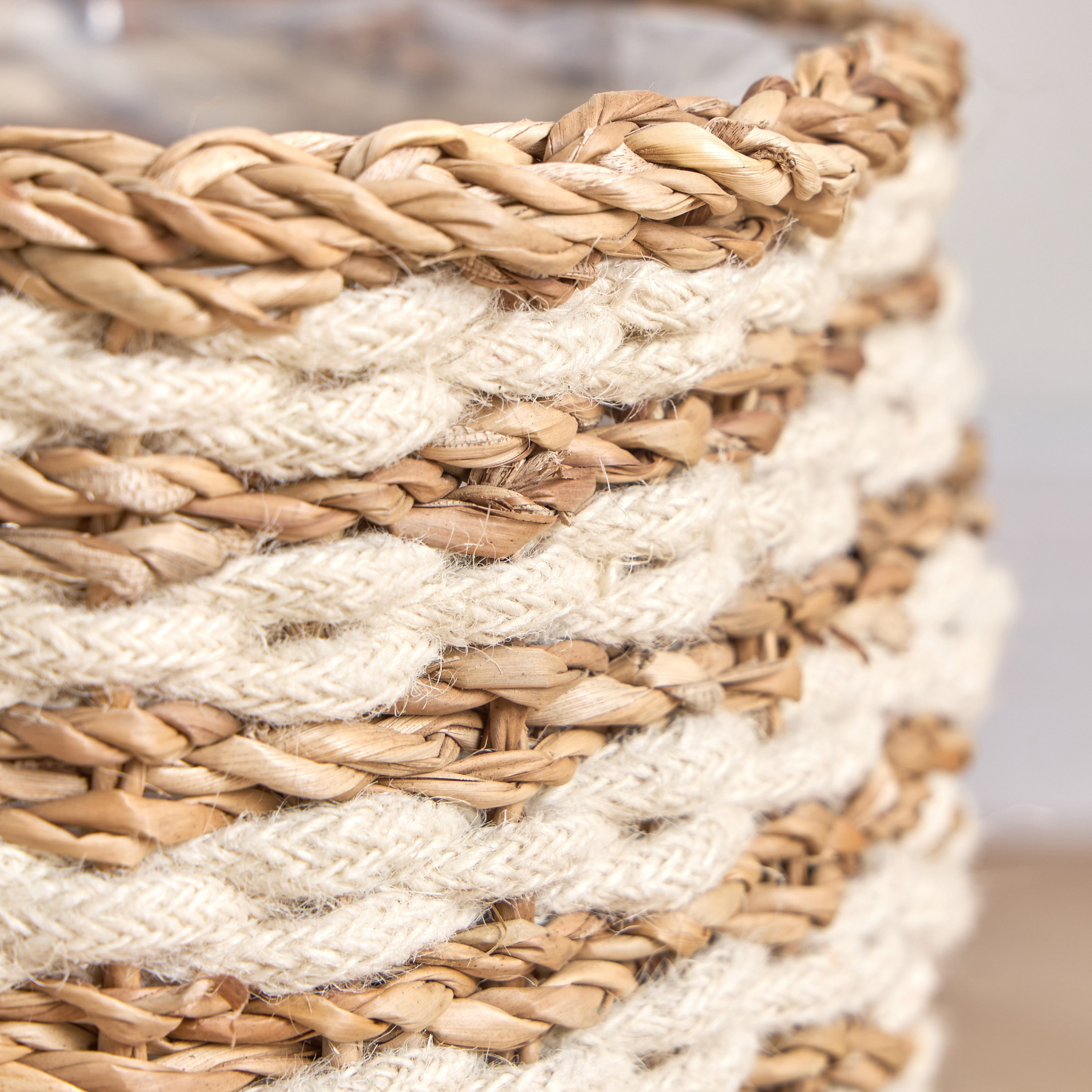Migo Mia Seagrass and Jute Planter - 28 cm-household-gardenandoutdoor-potsandplanters-planters-image-3