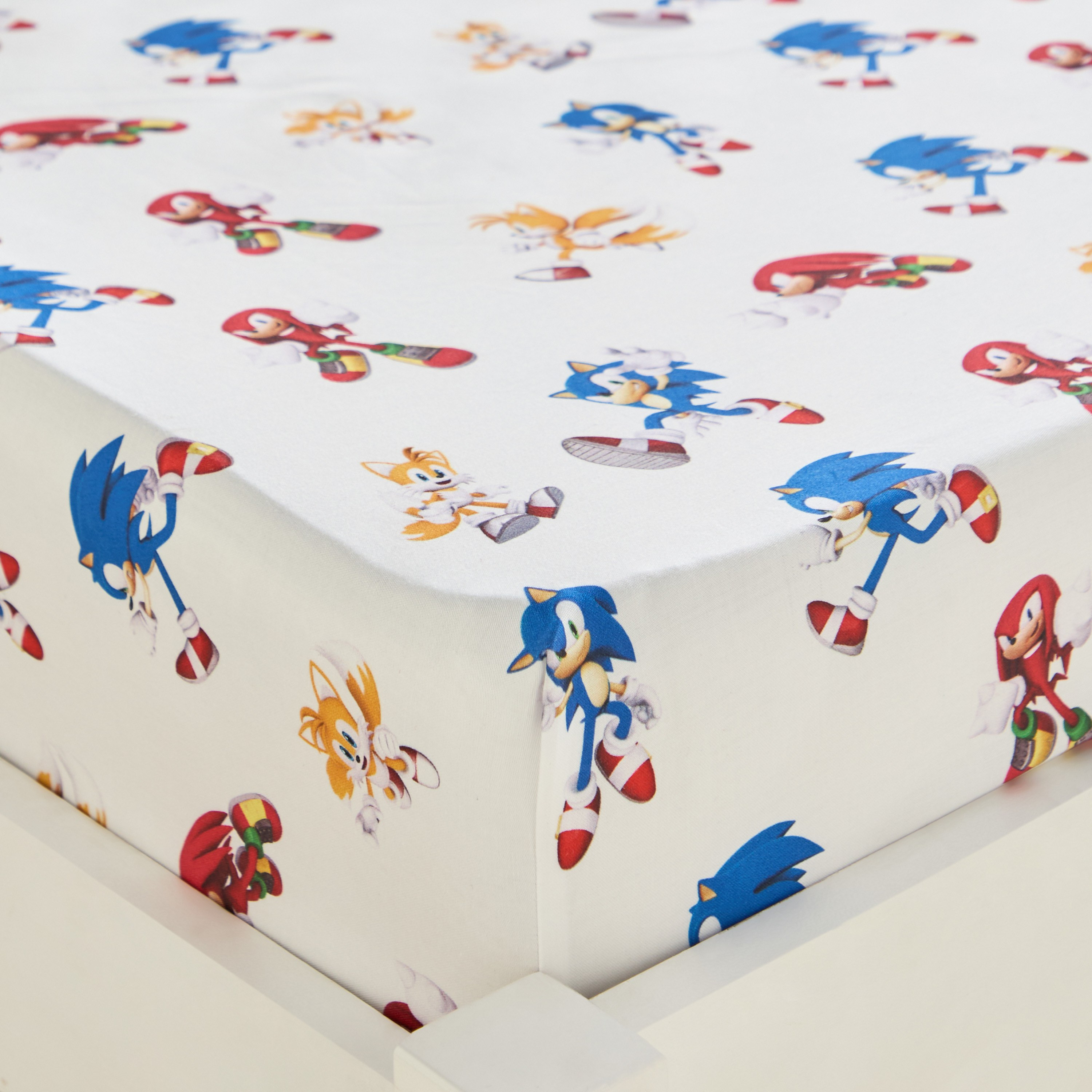 شرشف مطاطي فردي قطن - سونيك ليتس جو - 120x200 سم-babyandkids-beddingandwindows-bedding-fittedandflatsheets-image-1