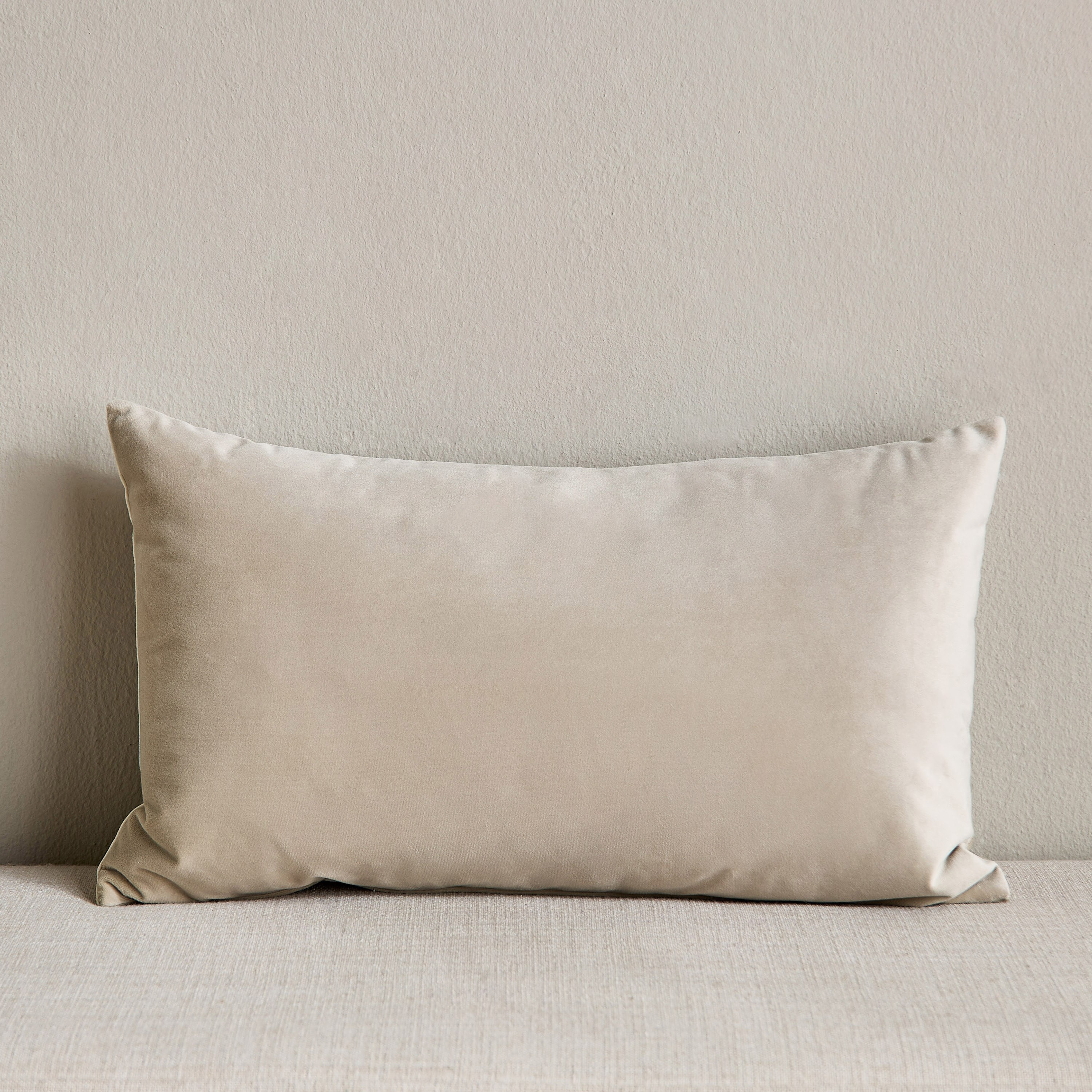 غطاء وسادة مخملية - إيتيرنو - 30x50 سم-household-cushionsandthrows-cushioncovers-image-1