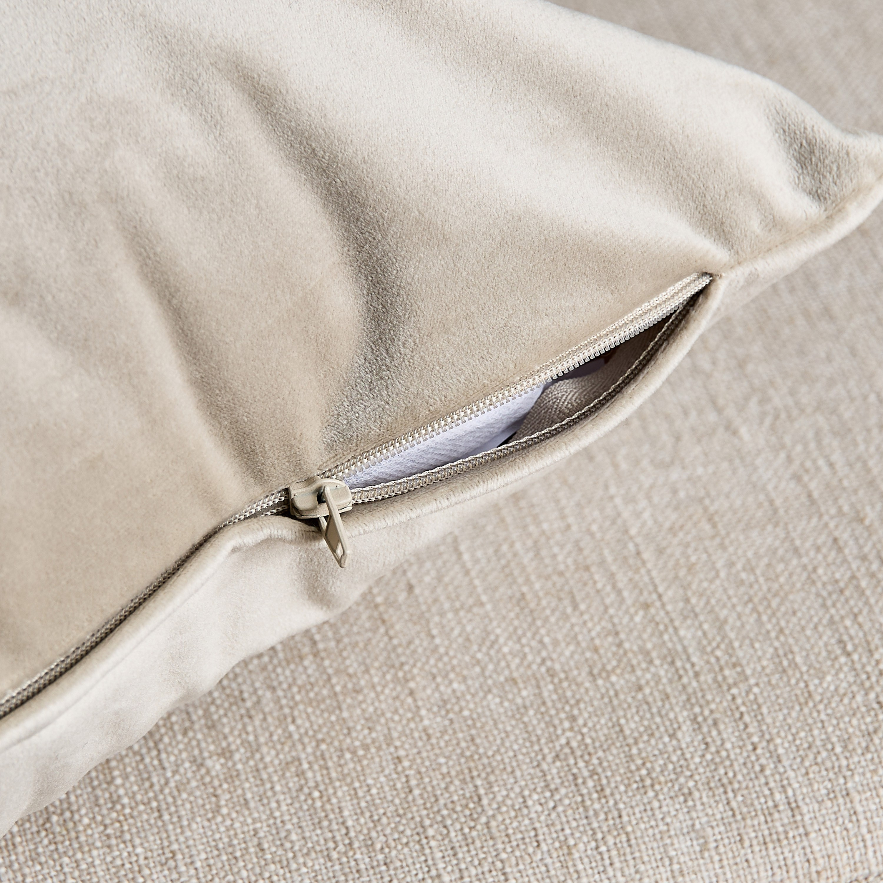 غطاء وسادة مخملي - إيتيرنو بلس - 50x50 سم-household-cushionsandthrows-cushioncovers-image-3