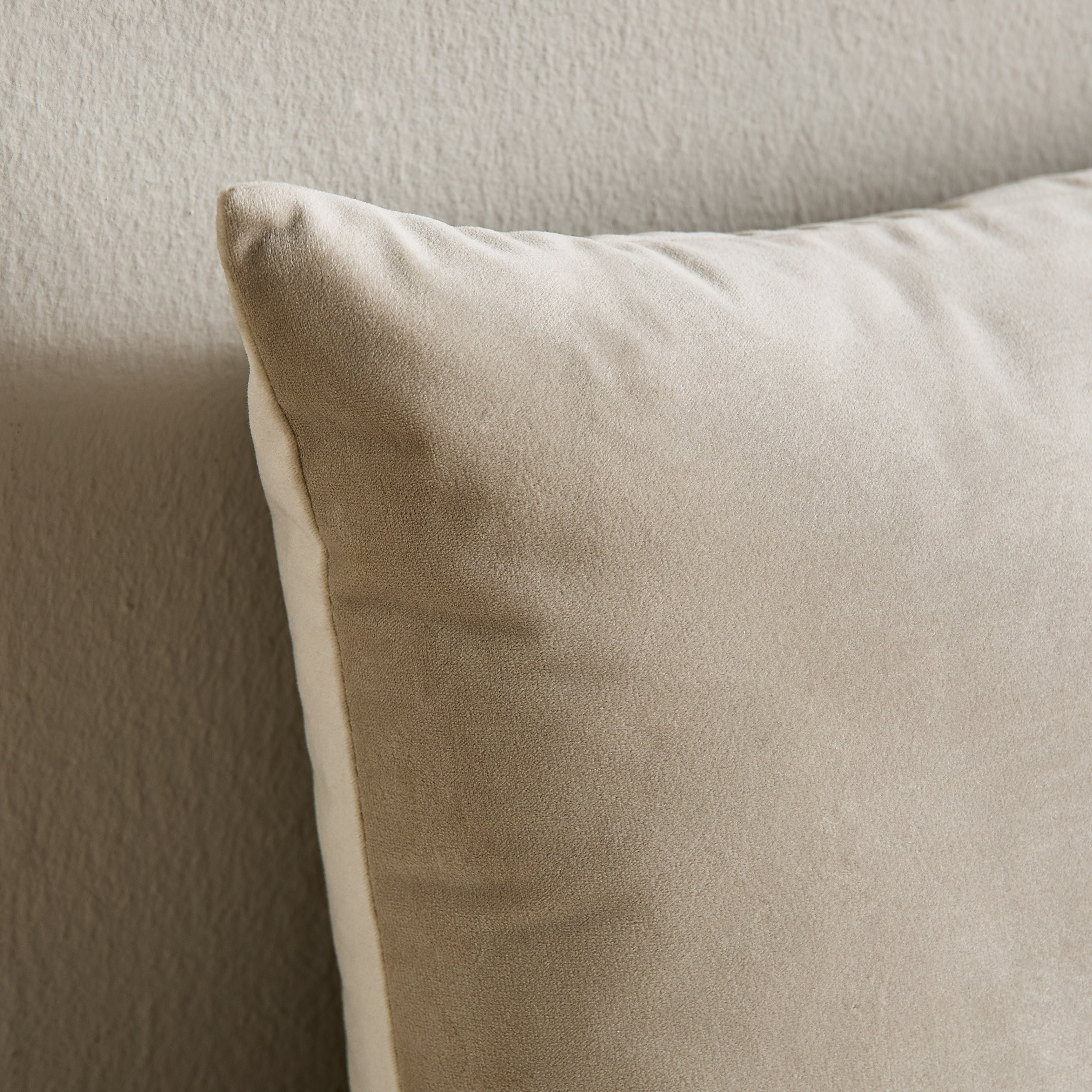 Eterno II Velvet Filled Cushion - 30x50 cm-household-cushionsandthrows-filledcushions-decorativecushions-image-2
