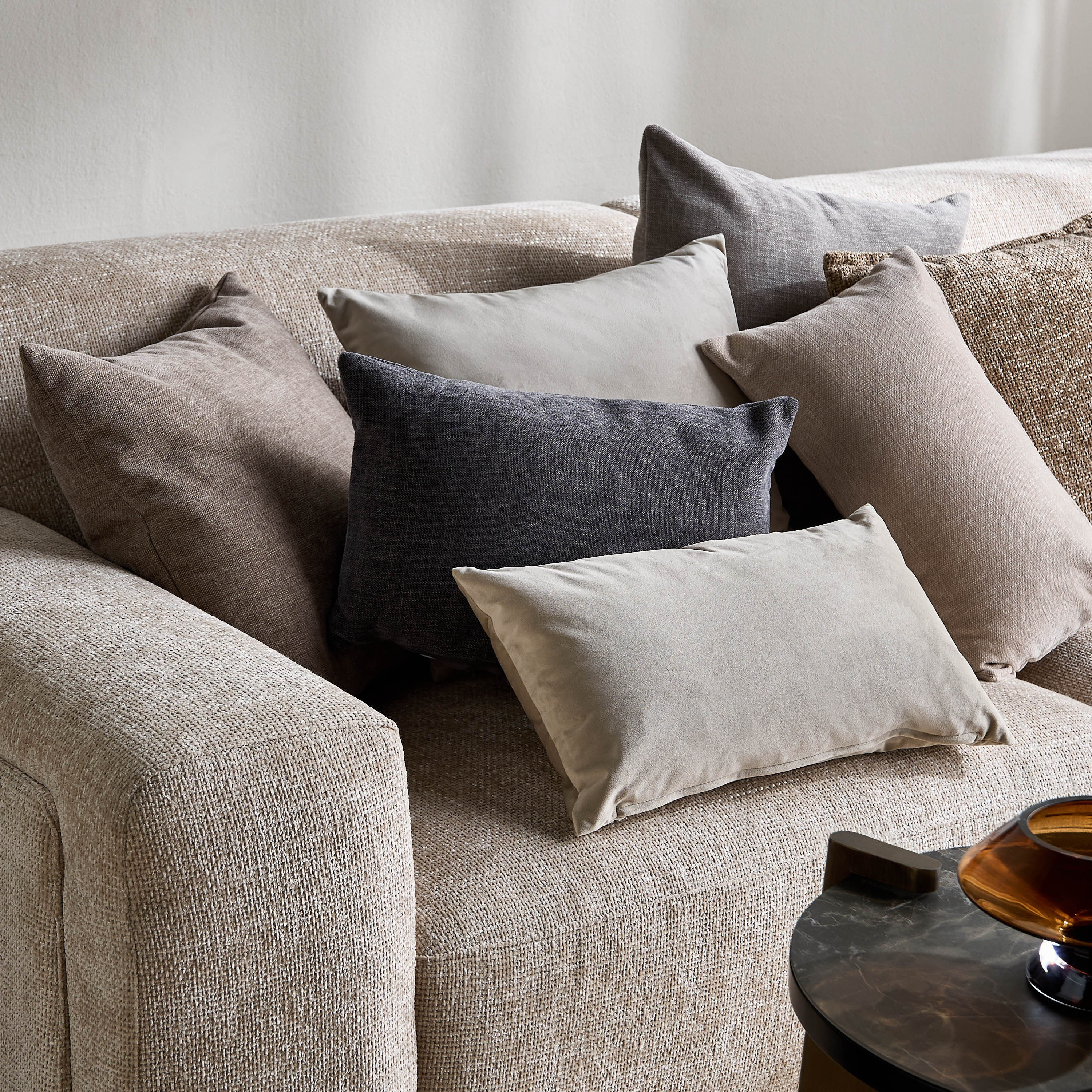 Eterno II Velvet Filled Cushion - 30x50 cm-household-cushionsandthrows-filledcushions-decorativecushions-image-4