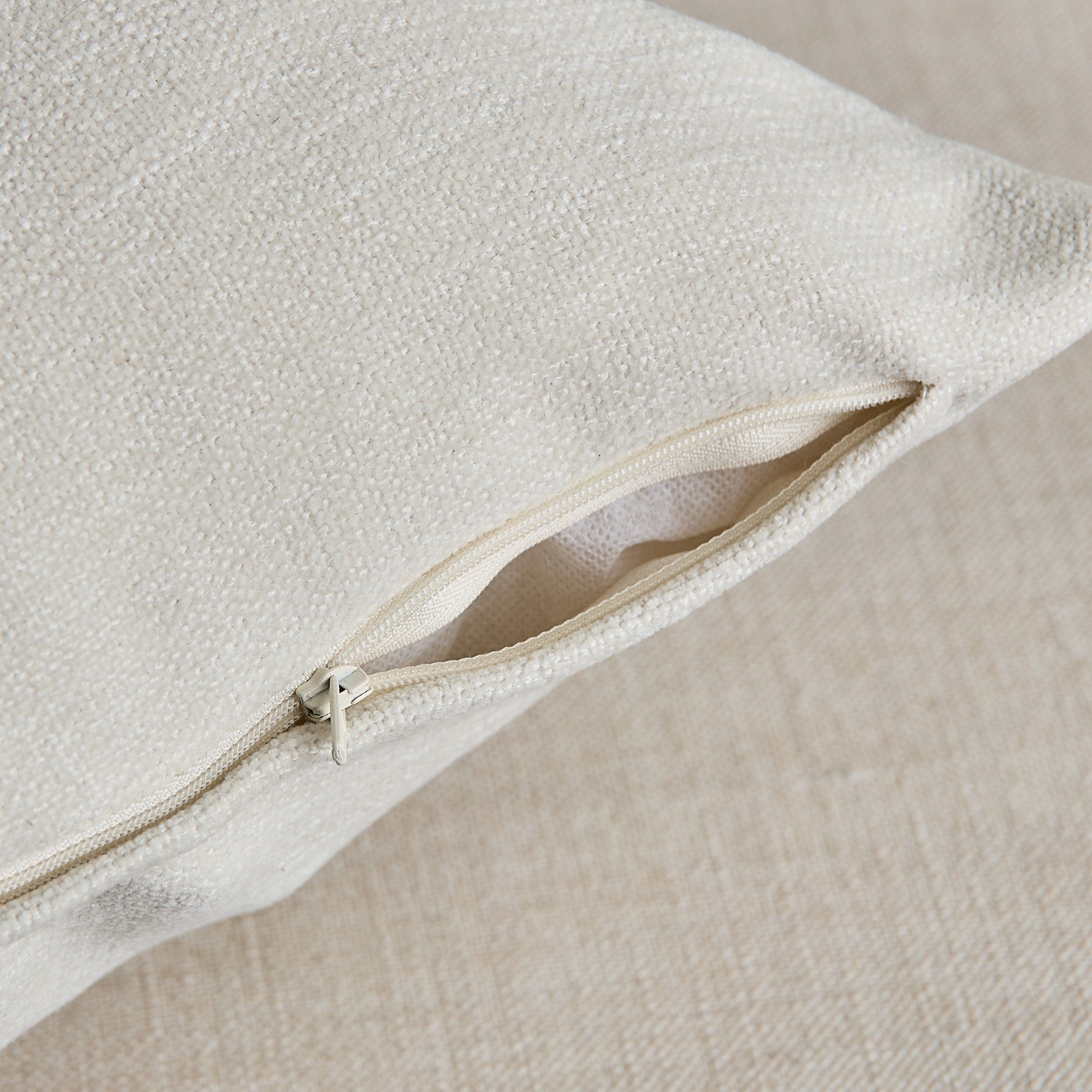 Eterno Plus Chenille Cushion Cover - 50x50 cm-household-cushionsandthrows-cushioncovers-image-3