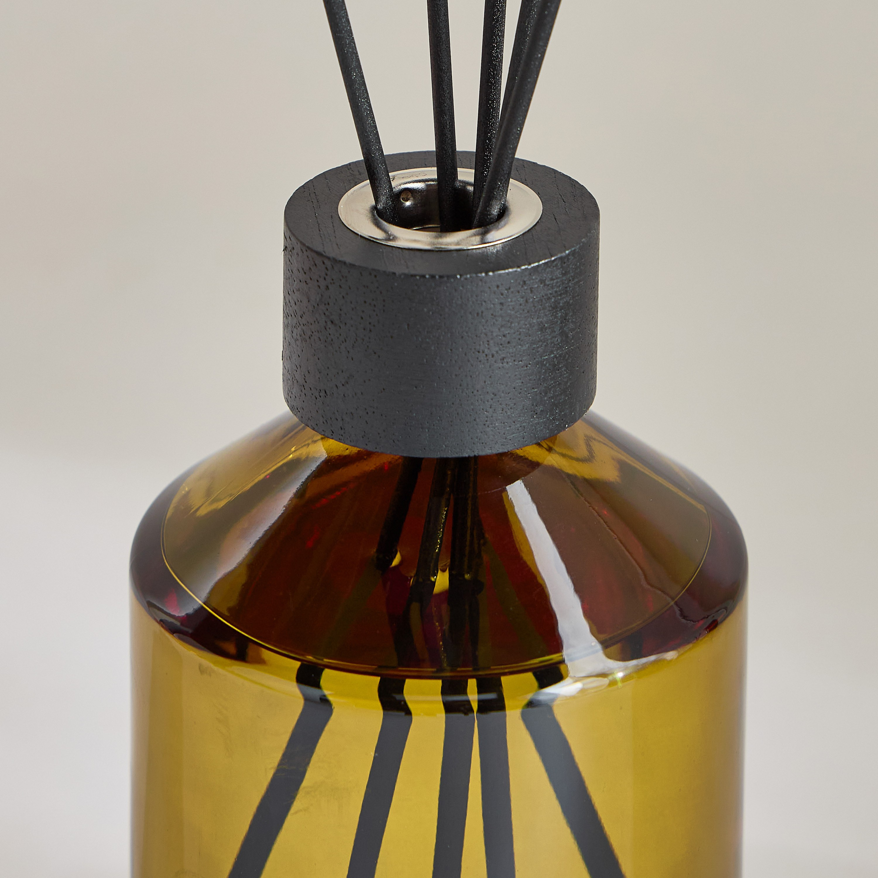 Verdure ID Lush Olive Reed Diffuser - 480 ml-household-homefragrance-reeddiffusers-image-3