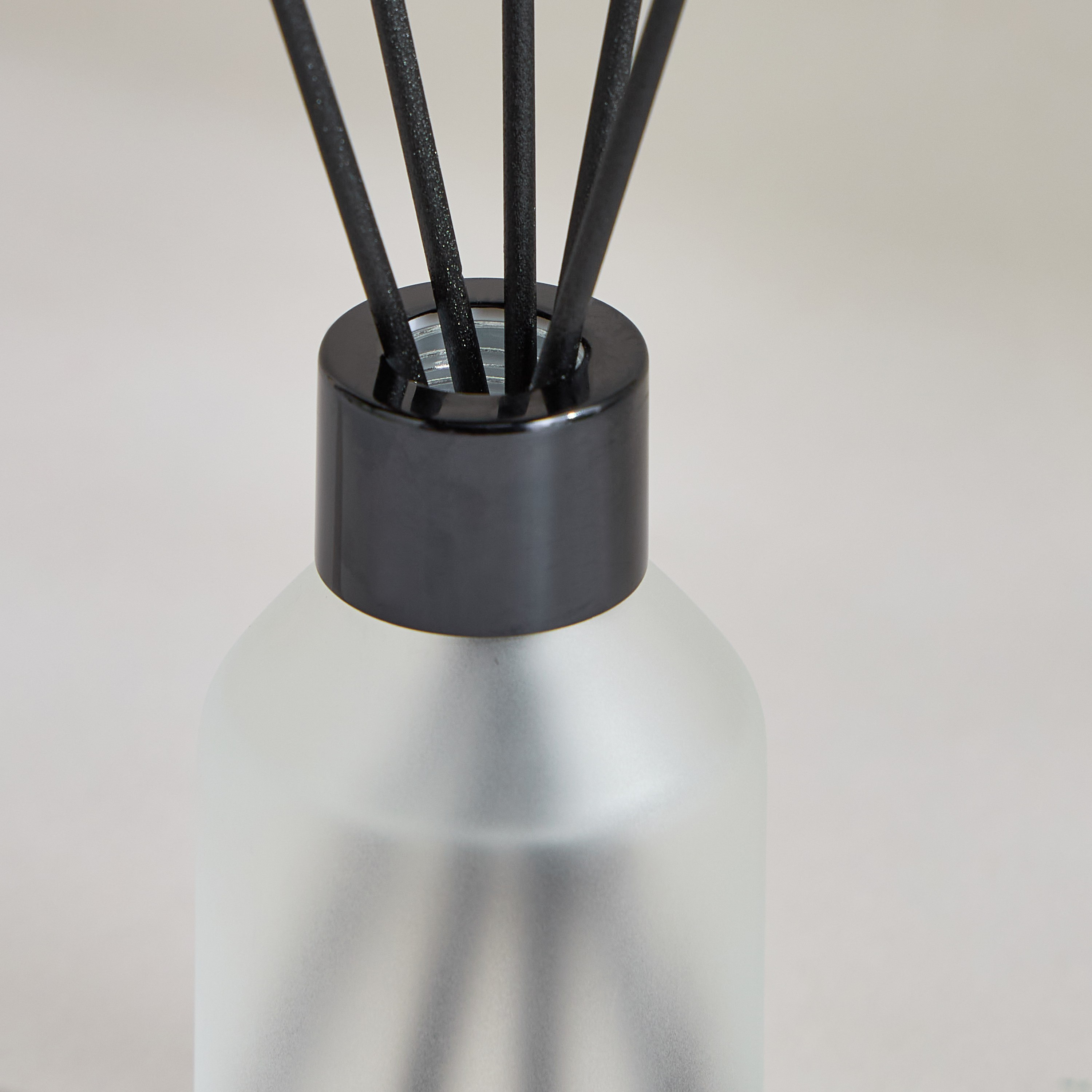 Verdure Timber Mist Reed Diffuser Set - 100 ml-household-homefragrance-reeddiffusers-image-3