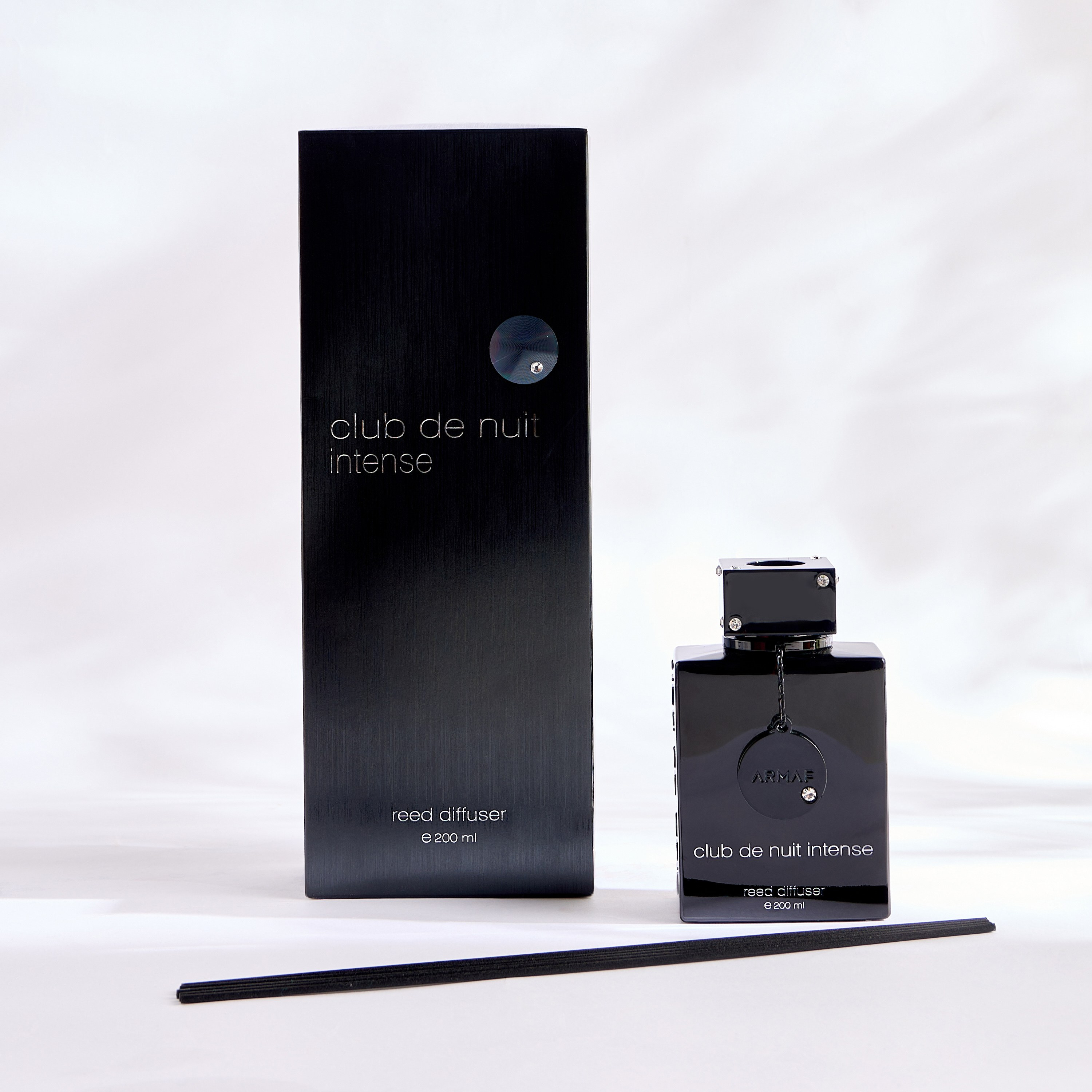 Club de Nuit Intense Reed Diffuser - 200 ml-household-homefragrance-reeddiffusers-image-2