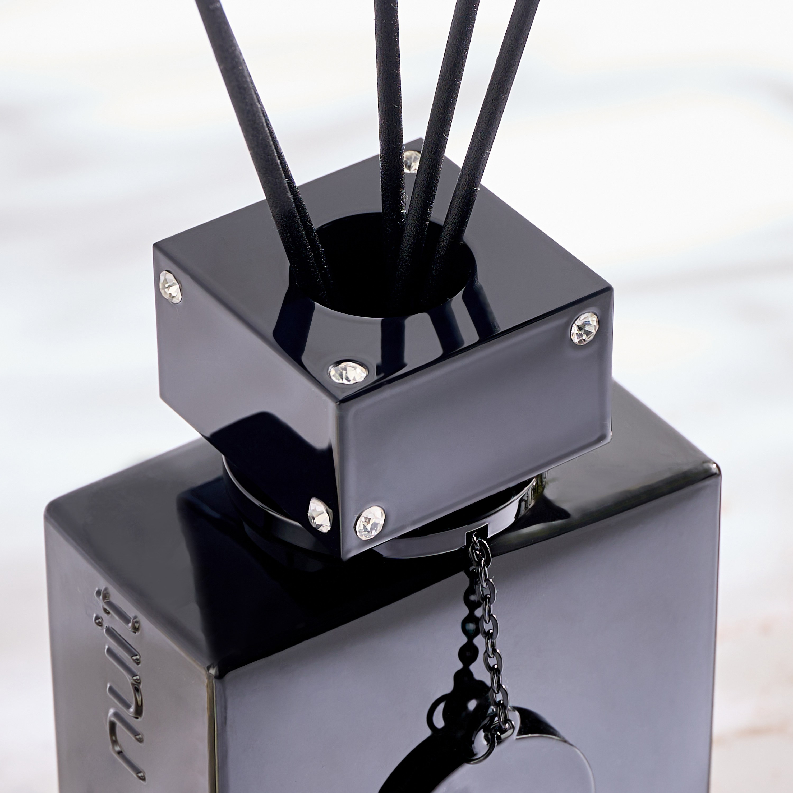 Club de Nuit Intense Reed Diffuser - 200 ml-household-homefragrance-reeddiffusers-image-3