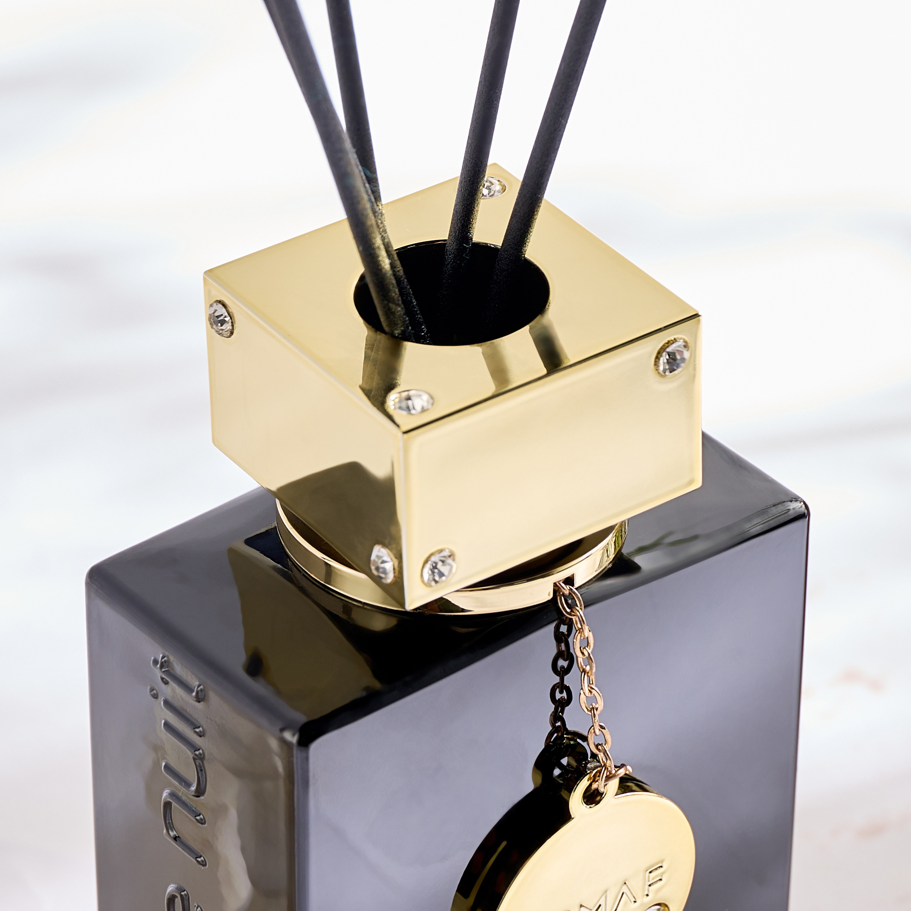 Club de Nuit Intense Reed Diffuser - 200 ml-household-homefragrance-reeddiffusers-image-3