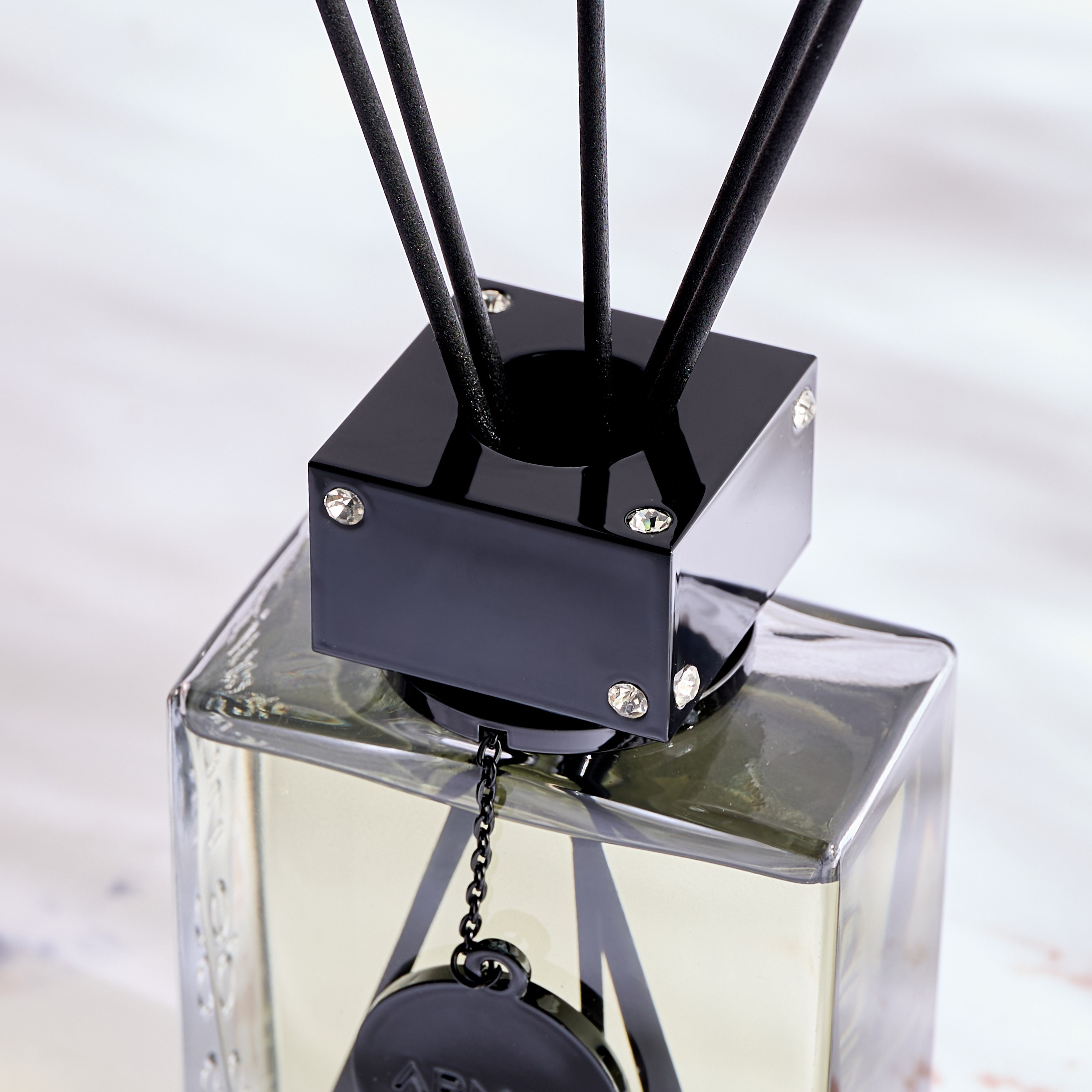 Armaf Urban Reed Diffuser - 200 ml-household-homefragrance-reeddiffusers-image-3
