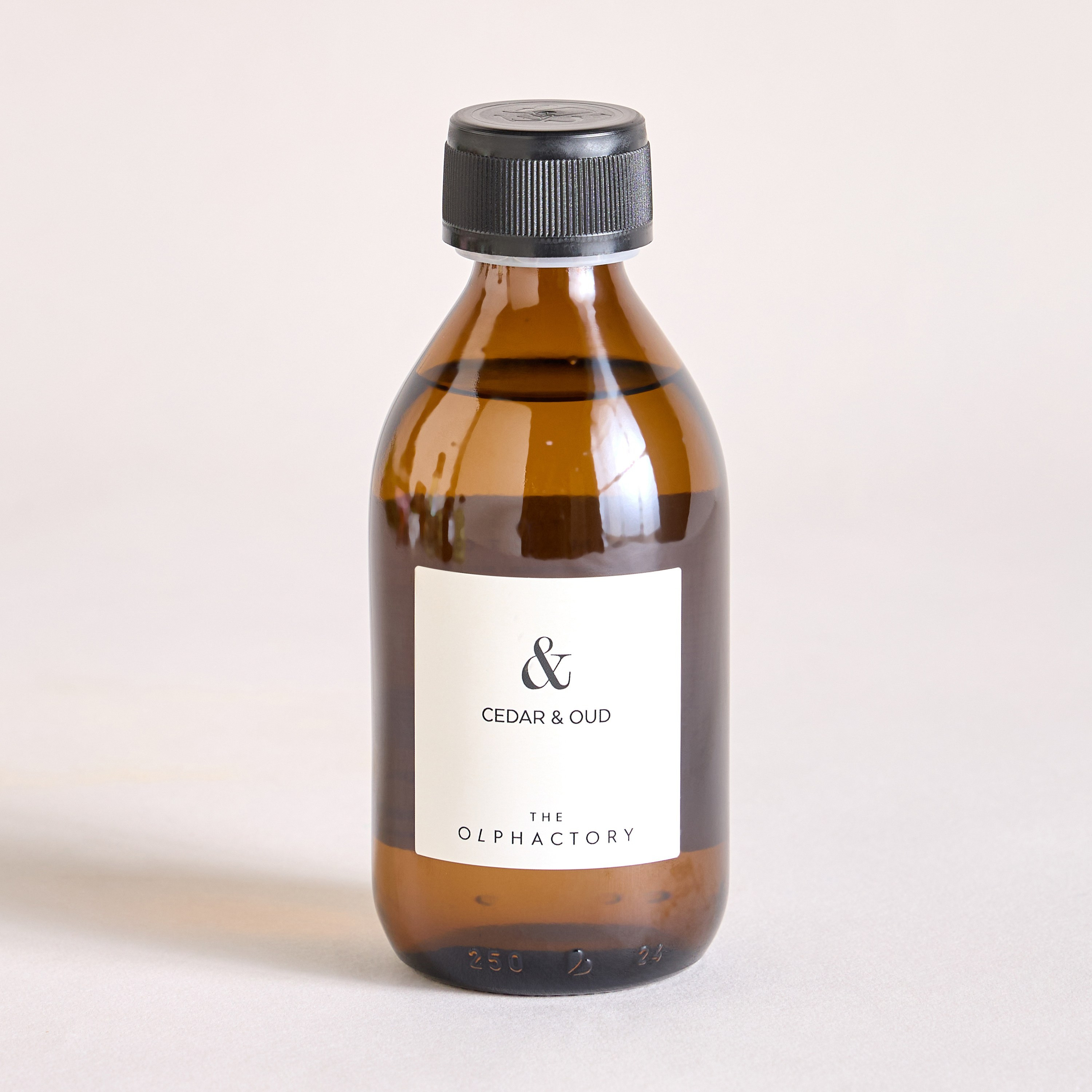 Olphactory Cedar & Oud Refill - 250 ml-household-homefragrance-fragranceoilsandessence-image-2