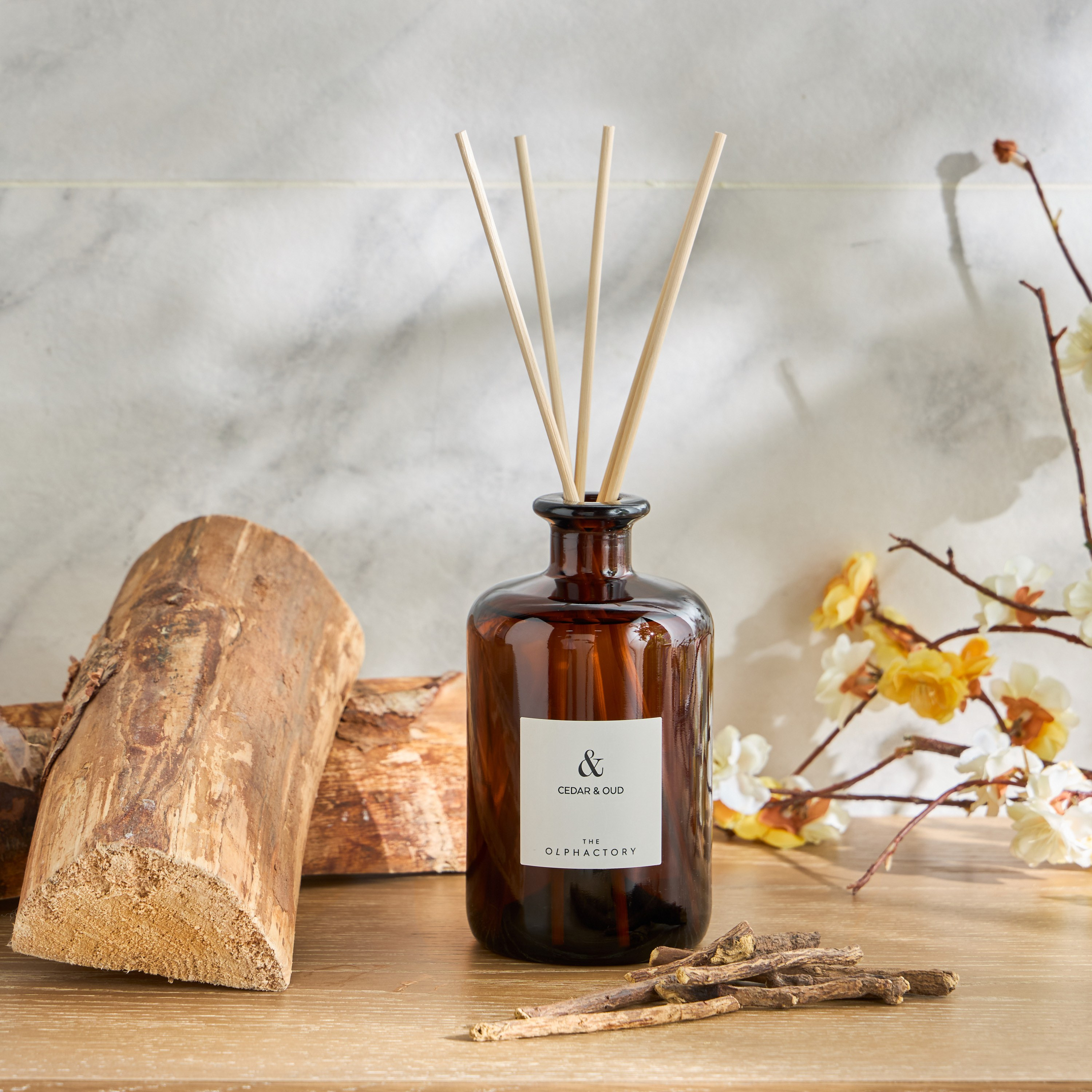 Olphactory Cedar and Oud Diffuser - 500 ml