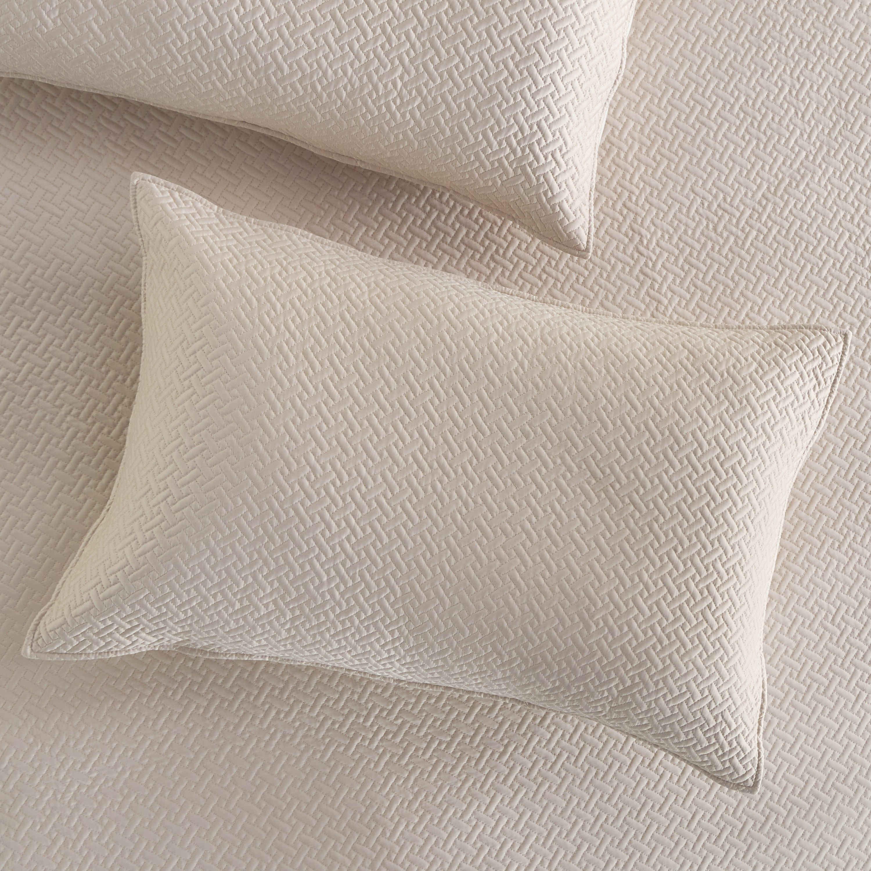 Aura Quilted 3-Piece Super King Bedspread Set - 240x260 cm-household-bedding-comfortersandbedspreads-bedspreads-image-3