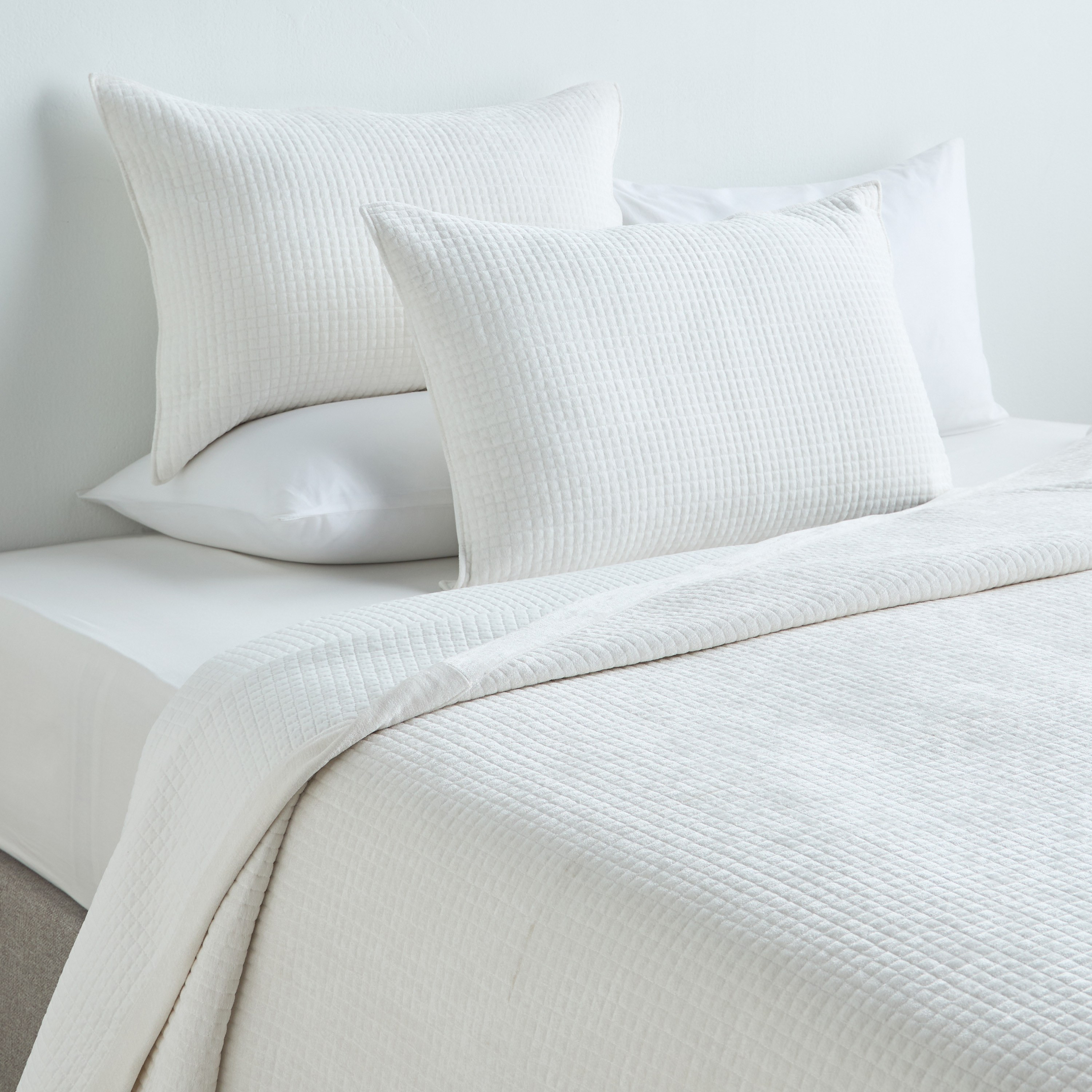 Ava Chenille Quilted 3-Piece Super King Bedspread Set - 240x260 cm-household-bedding-comfortersandbedspreads-bedspreads-image-1