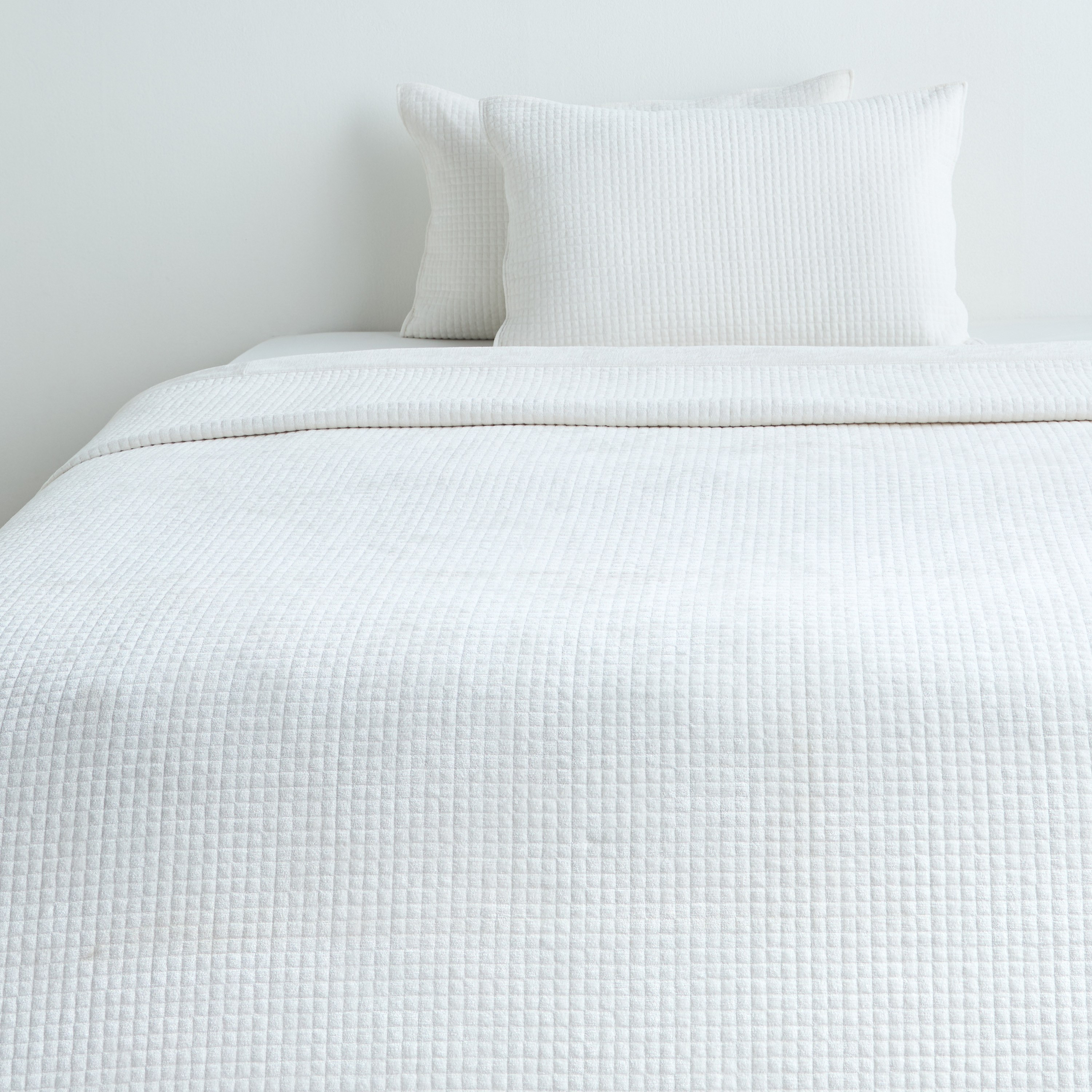 Ava Chenille Quilted 3-Piece Super King Bedspread Set - 240x260 cm-household-bedding-comfortersandbedspreads-bedspreads-image-2