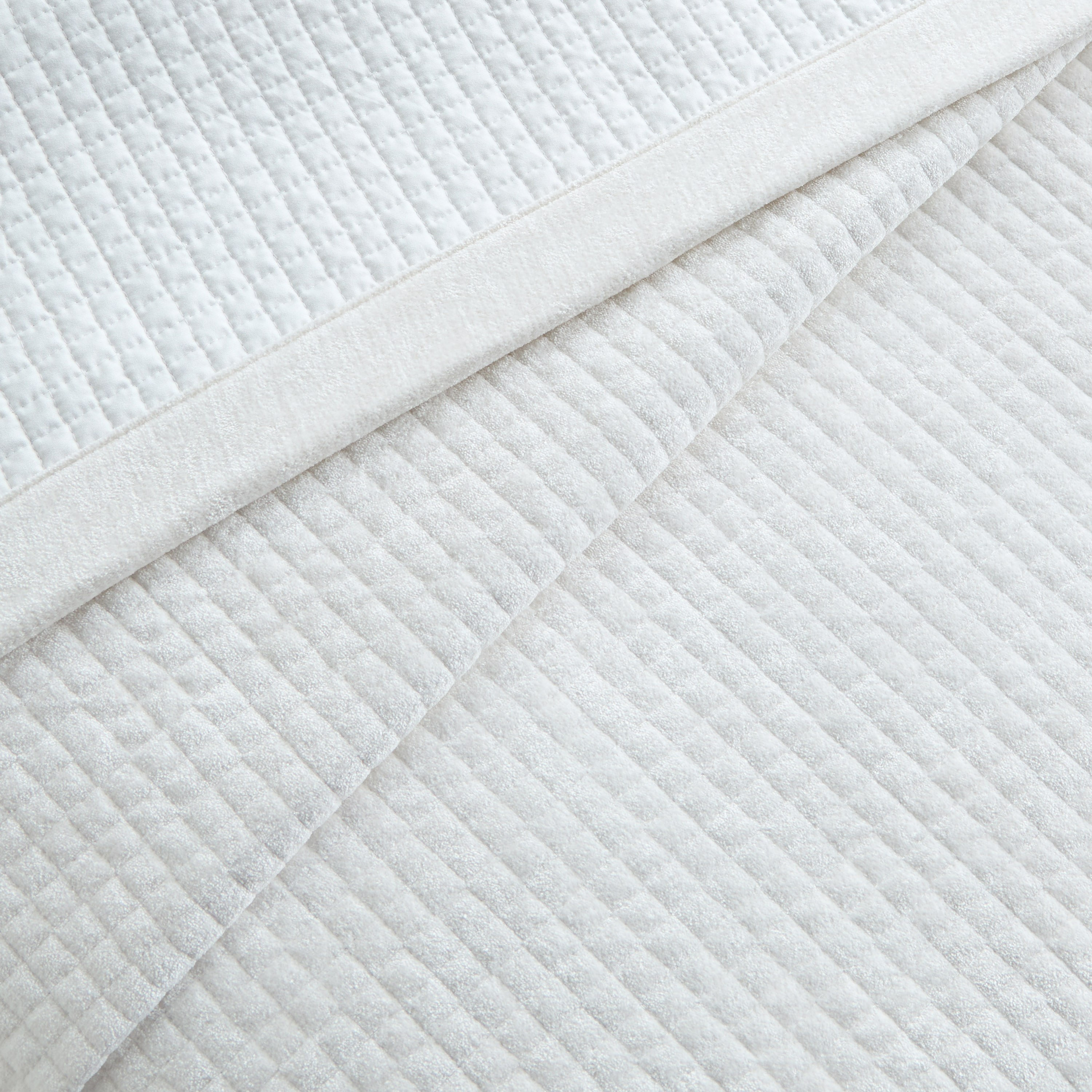Ava Chenille Quilted 3-Piece Super King Bedspread Set - 240x260 cm-household-bedding-comfortersandbedspreads-bedspreads-image-4
