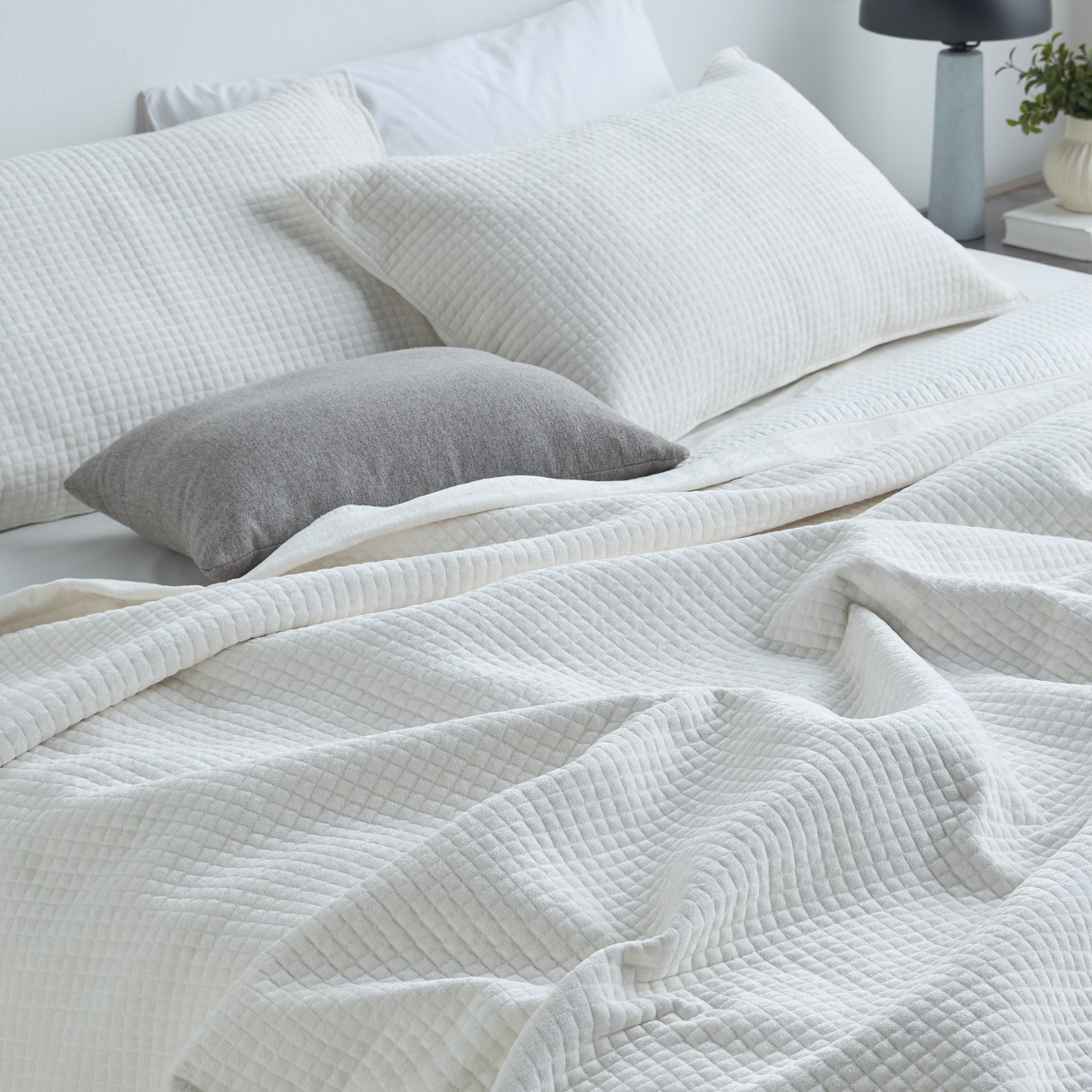 Ava Chenille Quilted 3-Piece Super King Bedspread Set - 240x260 cm-household-bedding-comfortersandbedspreads-bedspreads-image-5