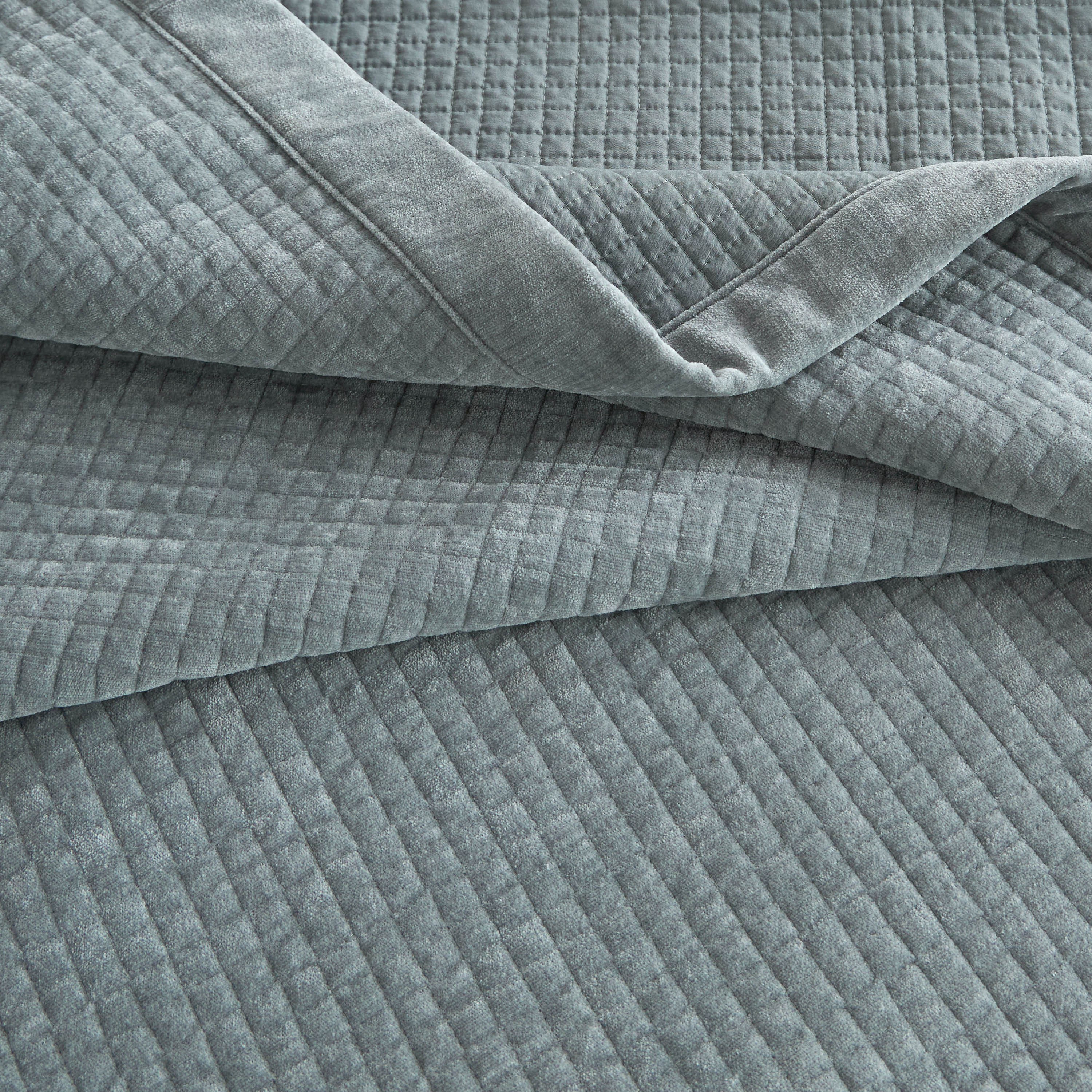 Ava Chenille Quilted 3-Piece Super King Bedspread Set - 240x260 cm-household-bedding-comfortersandbedspreads-bedspreads-image-4