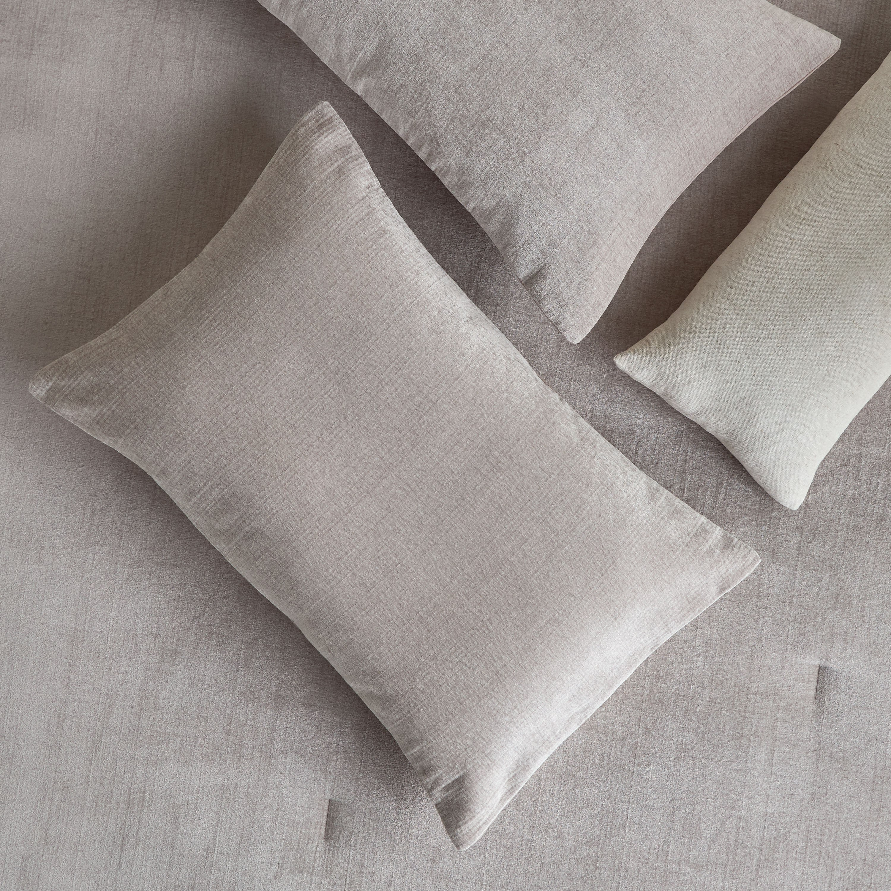 Renking Chenille Jacquard 4-Piece Super King Comforter Set - 240x260 cm-household-bedding-comfortersandbedspreads-comforters-image-3