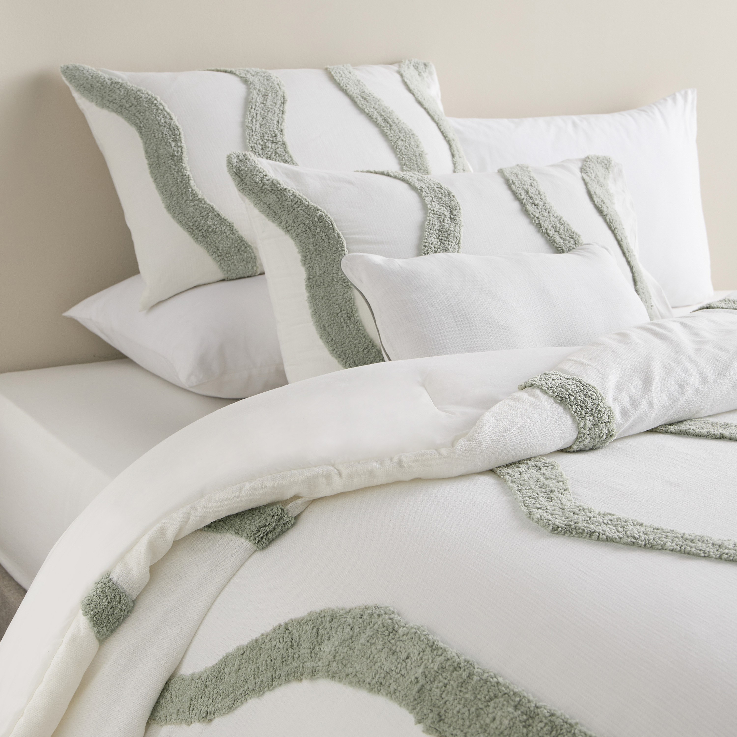 Rodrigo Wave Cotton Tufted 4-Piece Super King Comforter Set - 240x260 cm-household-bedding-comfortersandbedspreads-comforters-image-1