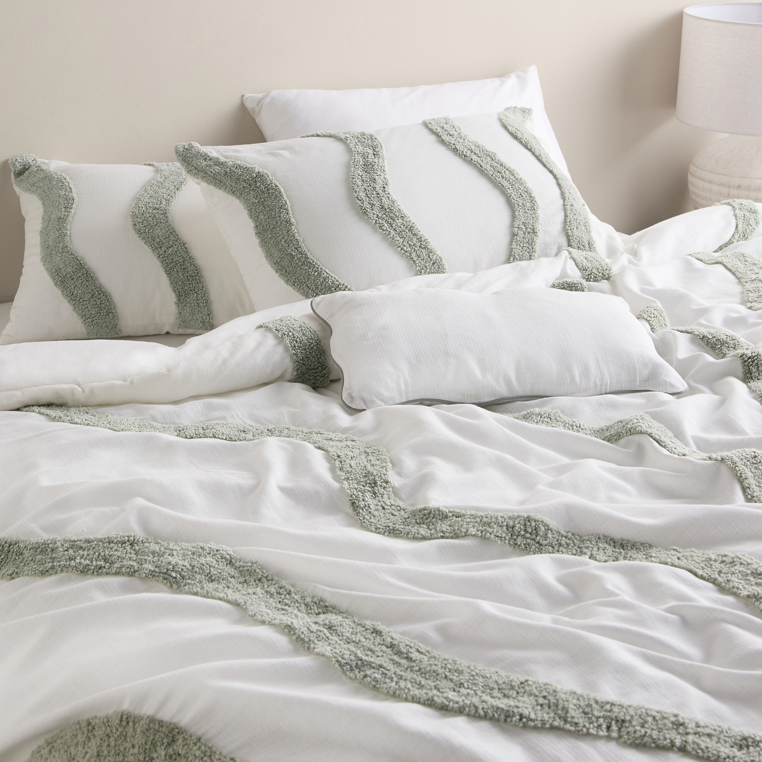 Rodrigo Wave Cotton Tufted 4-Piece Super King Comforter Set - 240x260 cm-household-bedding-comfortersandbedspreads-comforters-image-5