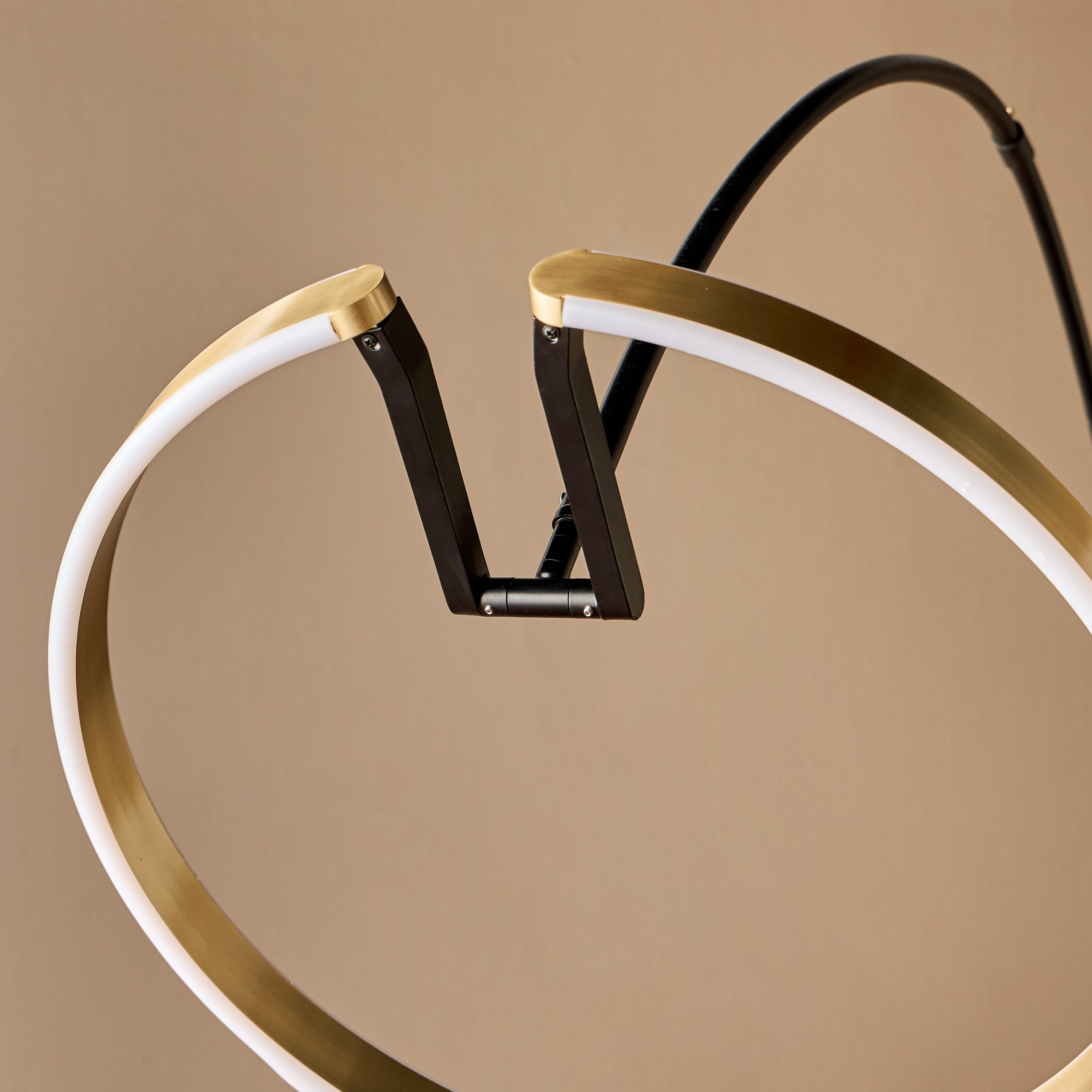 Basilio Metal LED Floor Lamp - 210 cm-household-lighting-floorlamps-image-3