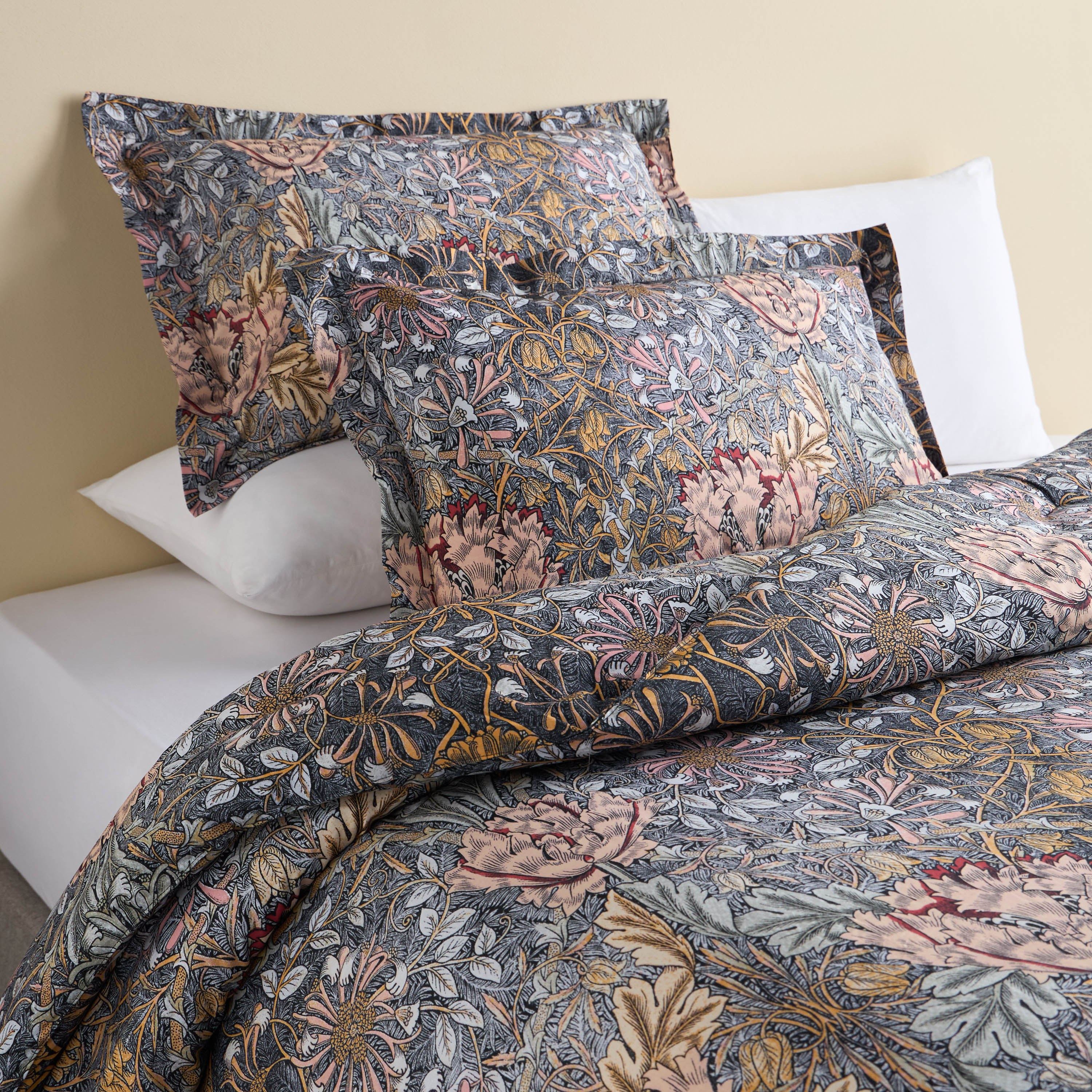 Declan Cotton Printed 200 Thread Count 3-Piece Super King Comforter Set - 240x260 cm-household-bedding-comfortersandbedspreads-comforters-image-1