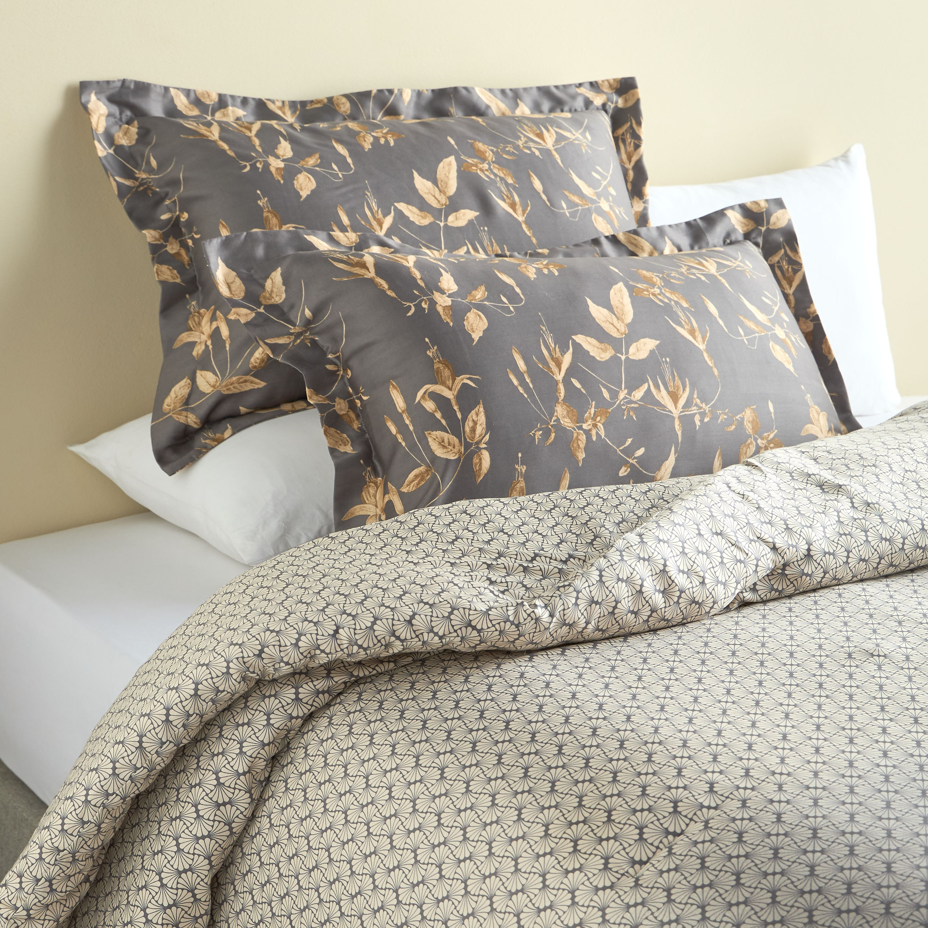 Khai Tencel Printed 220 Thread Count 3-Piece Super King Comforter Set - 240x260 cm-household-bedding-comfortersandbedspreads-comforters-image-1