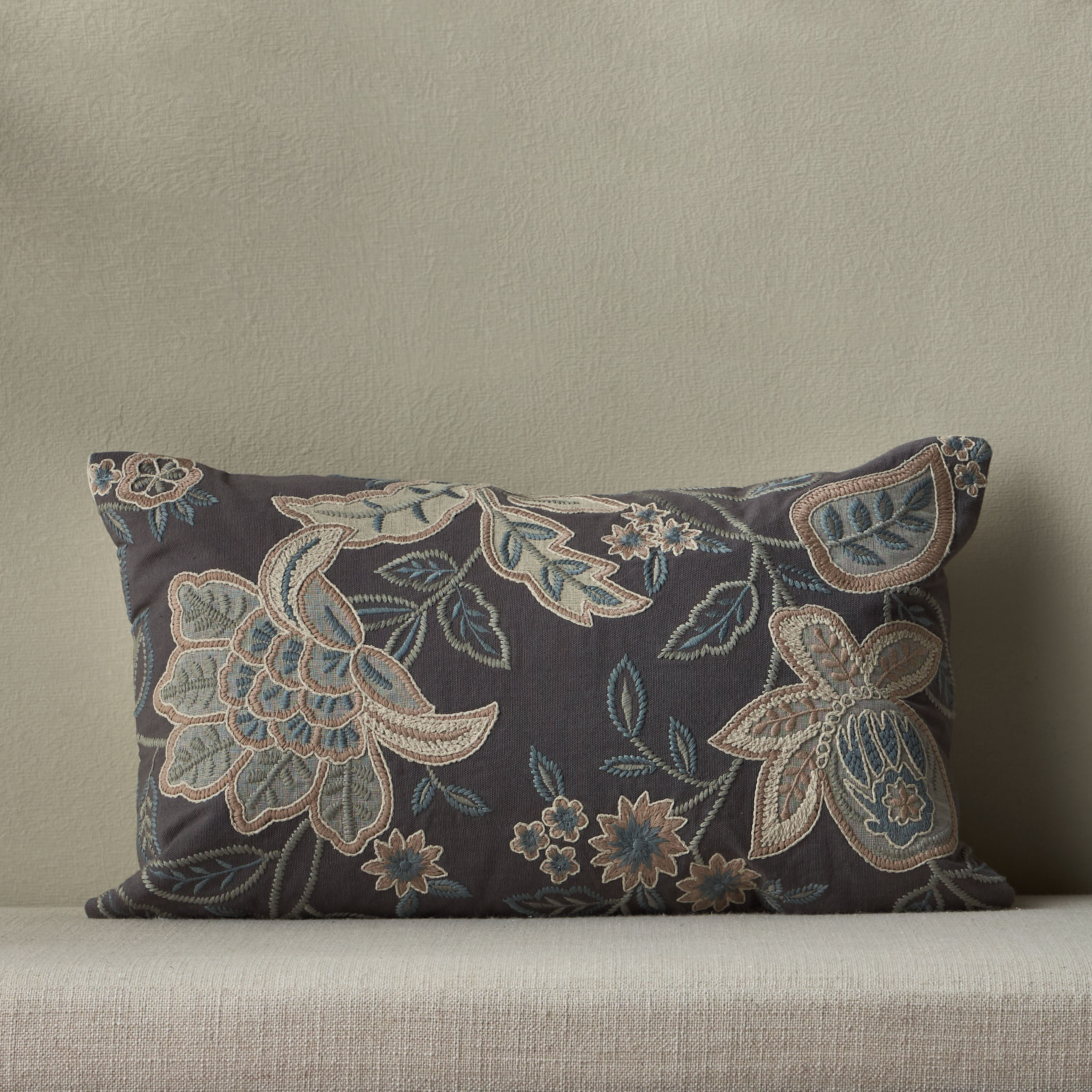 غطاء وسادة بتطريزات أزهار - كالينديولا - 30x50 سم-household-cushionsandthrows-cushioncovers-image-1