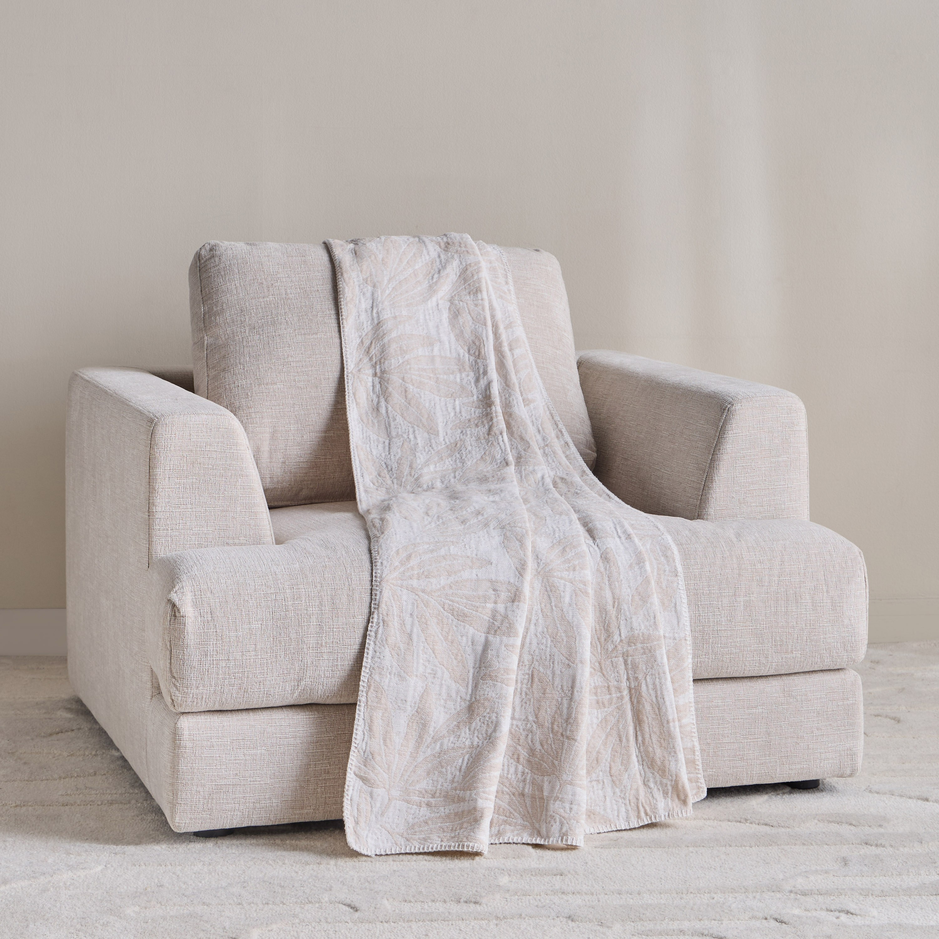 Colmar Jacquard Throw - 130x170 cm-household-cushionsandthrows-throwsandblankets-throws-image-1