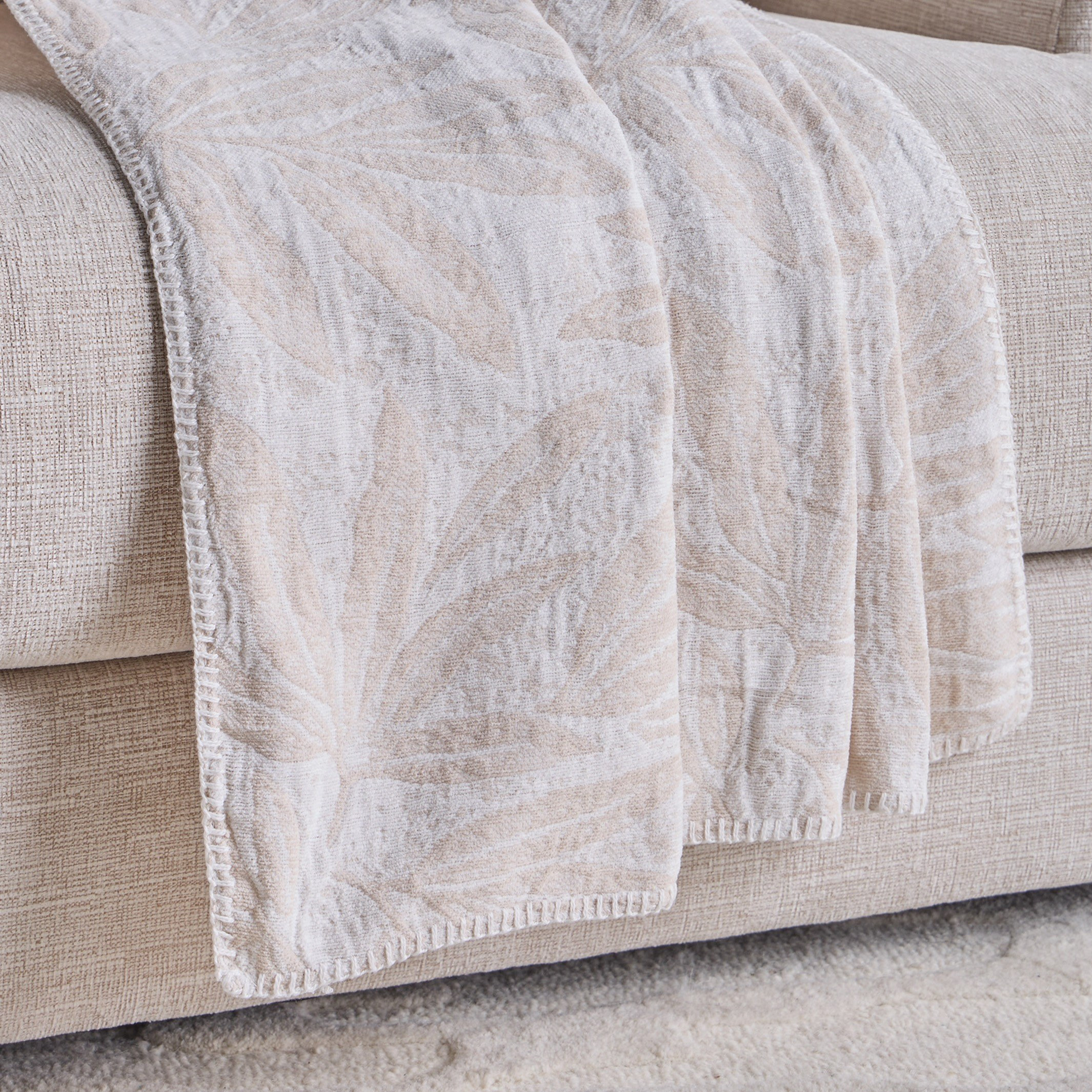 Colmar Jacquard Throw - 130x170 cm-household-cushionsandthrows-throwsandblankets-throws-image-2